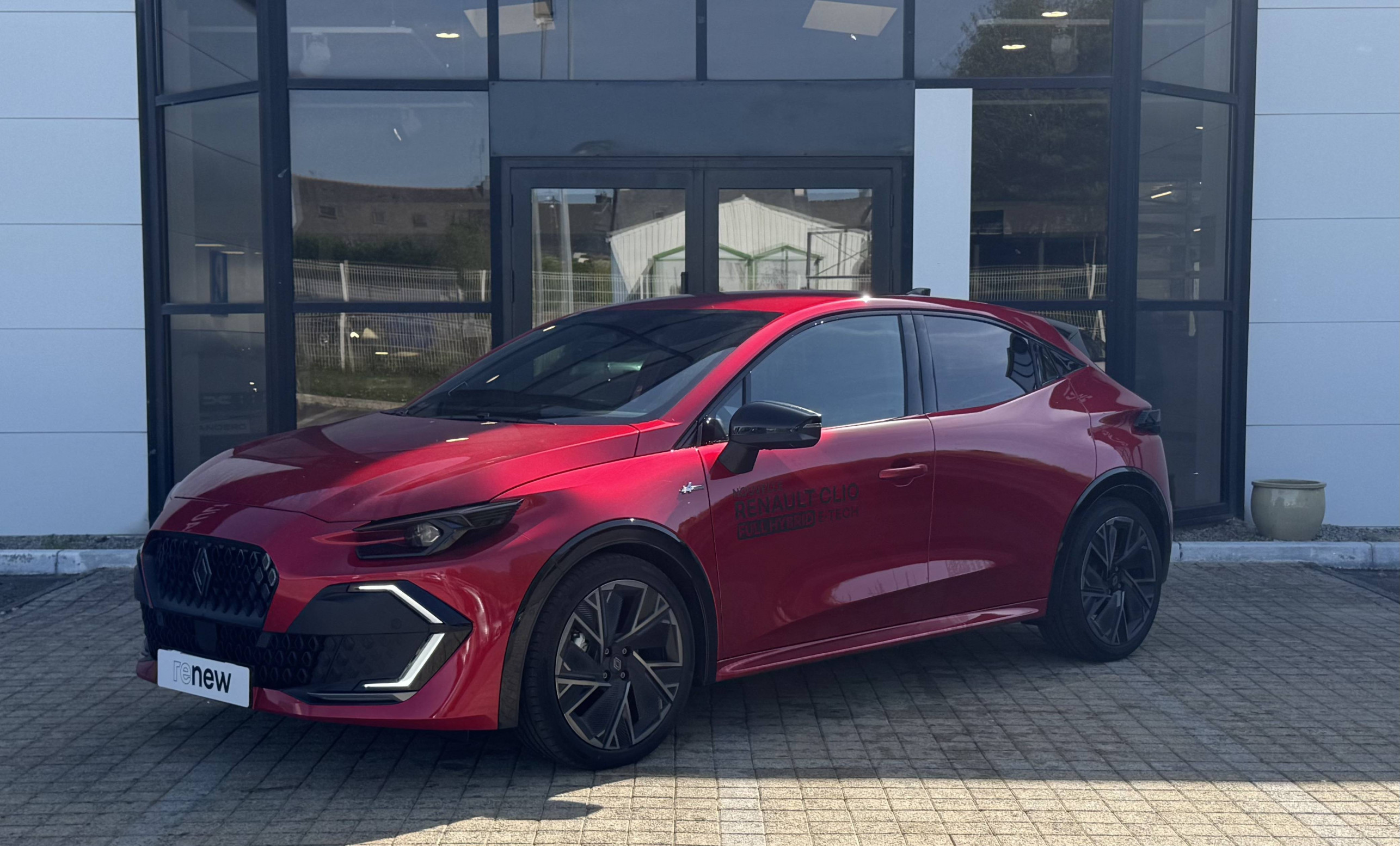 Renault Clio 6 Clio E-Tech full hybrid 160 ch occasion de 2025 en vente à Loudéac