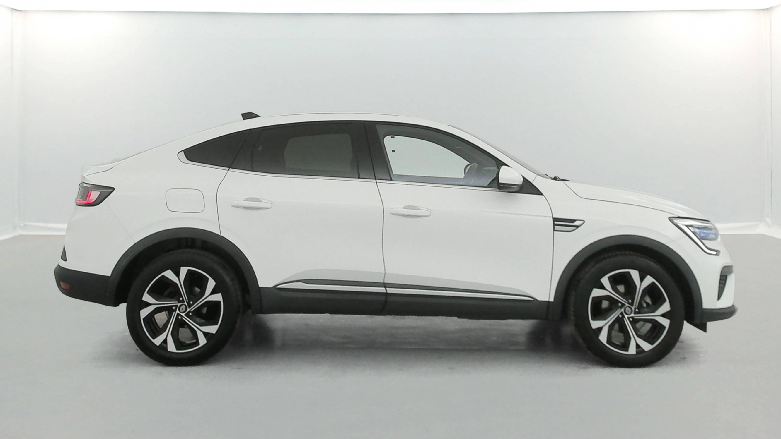 Vente en ligne Renault Arkana  E-Tech 145 - 23 au prix de 19 990 €