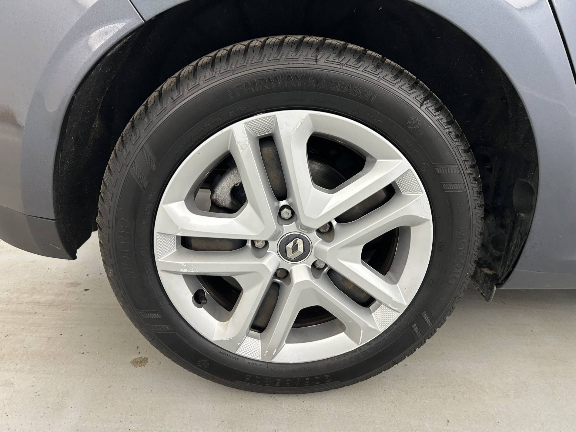 Vente en ligne Renault Megane 4 Mégane IV Berline Blue dCi 115 au prix de 14 990 €