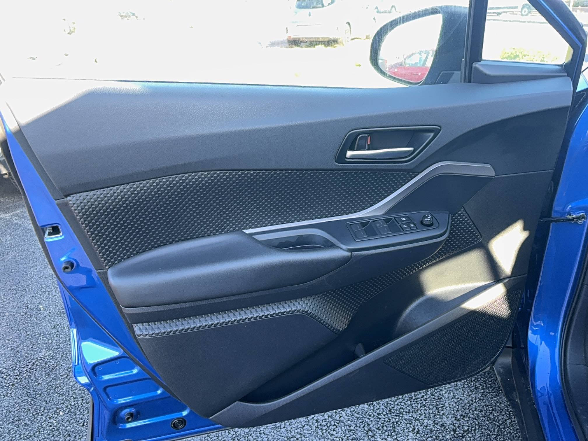 Vente en ligne Toyota C-HR C-HR Hybride 1.8L au prix de 19 990 €