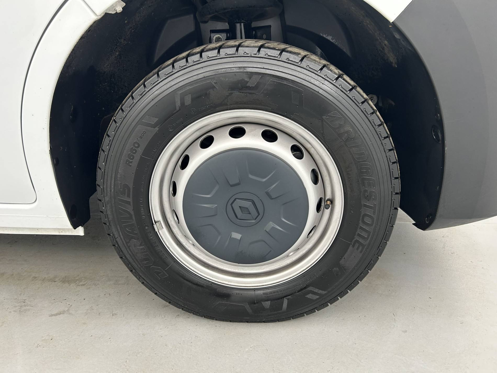 Vente en ligne Renault Master Fourgon MASTER FGN TRAC F3500 L3H3 BLUE DCI 135 au prix de 26 490 €