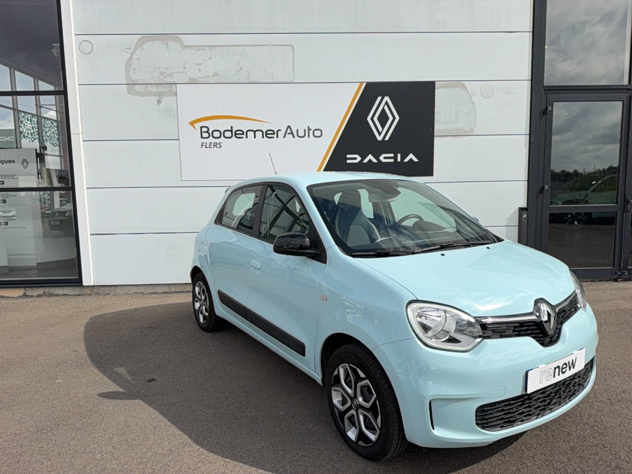 Vente en ligne Renault Twingo Electrique Twingo III E-Tech au prix de 13 490 €