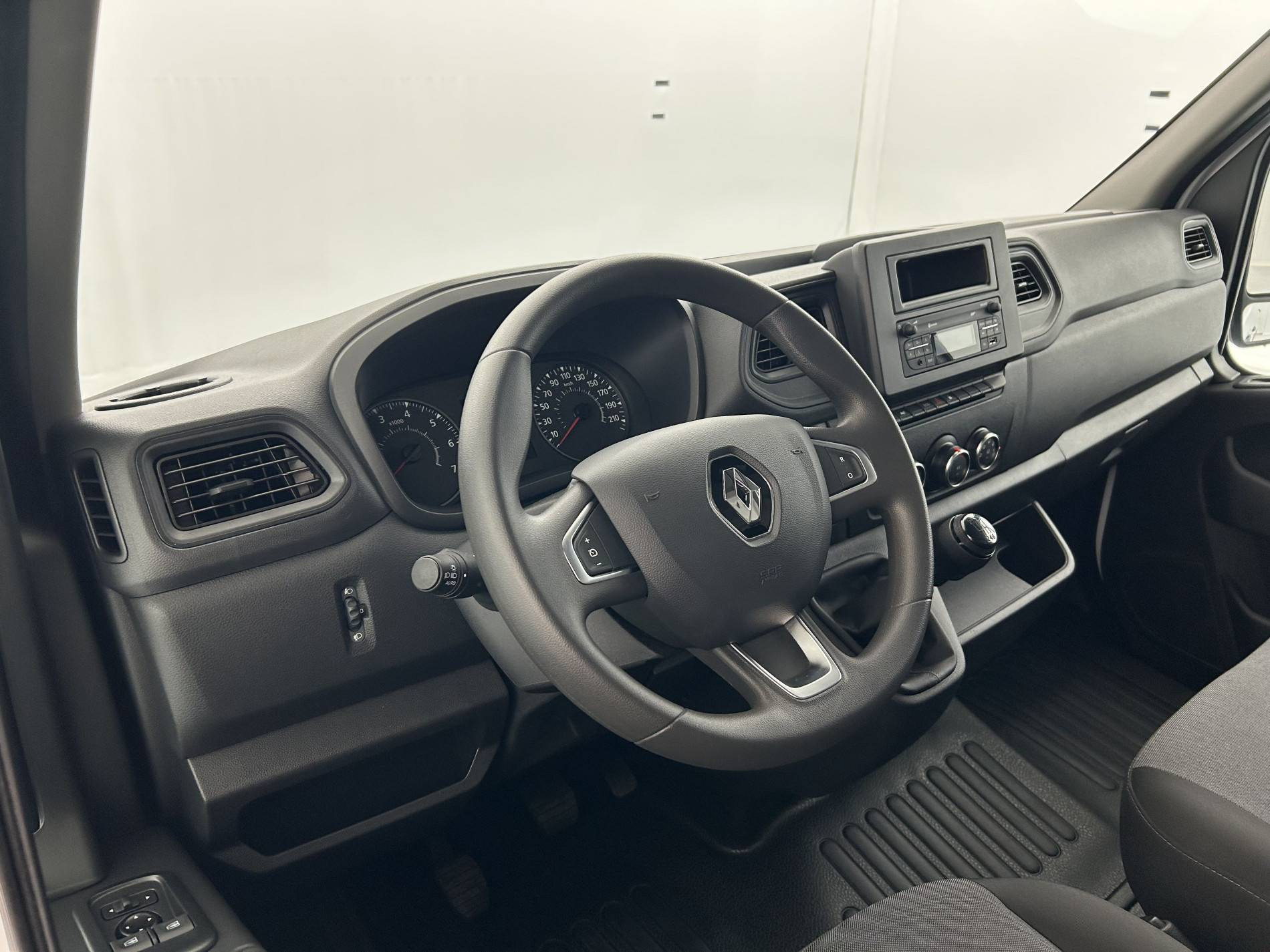 Vente en ligne Renault Master Fourgon MASTER FGN TRAC F3500 L3H3 BLUE DCI 135 au prix de 28 990 €