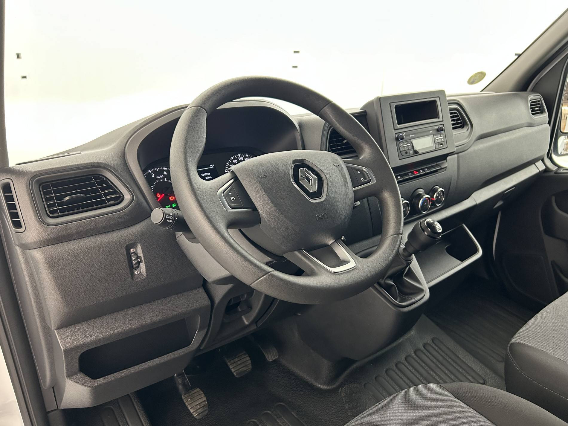 Vente en ligne Renault Master Fourgon MASTER FGN TRAC F3500 L3H3 BLUE DCI 135 au prix de 26 990 €