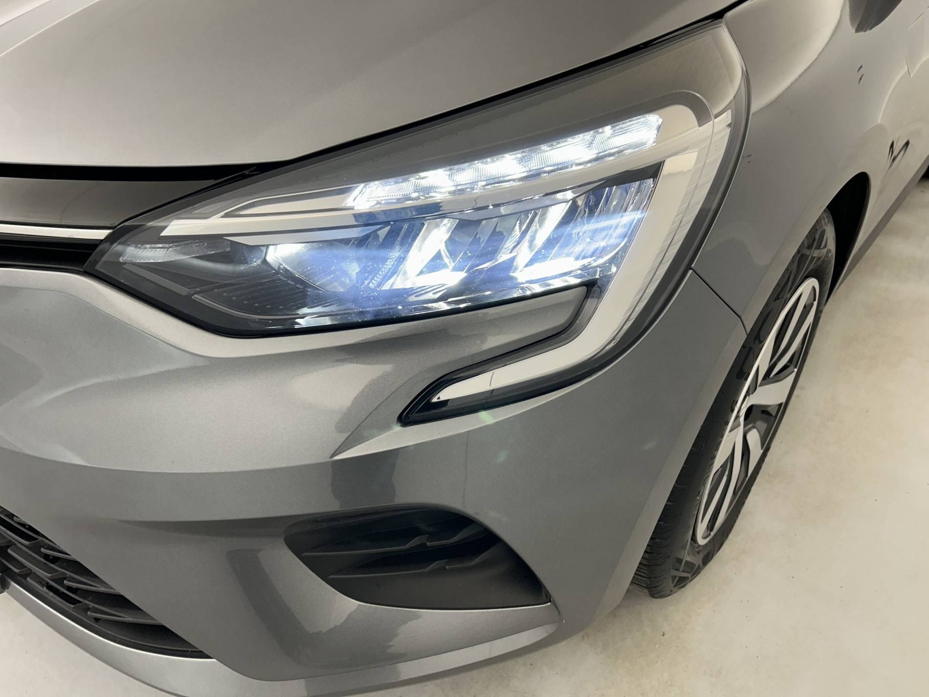 Vente en ligne Renault Clio 5 Clio TCe 90 au prix de 14 500 €