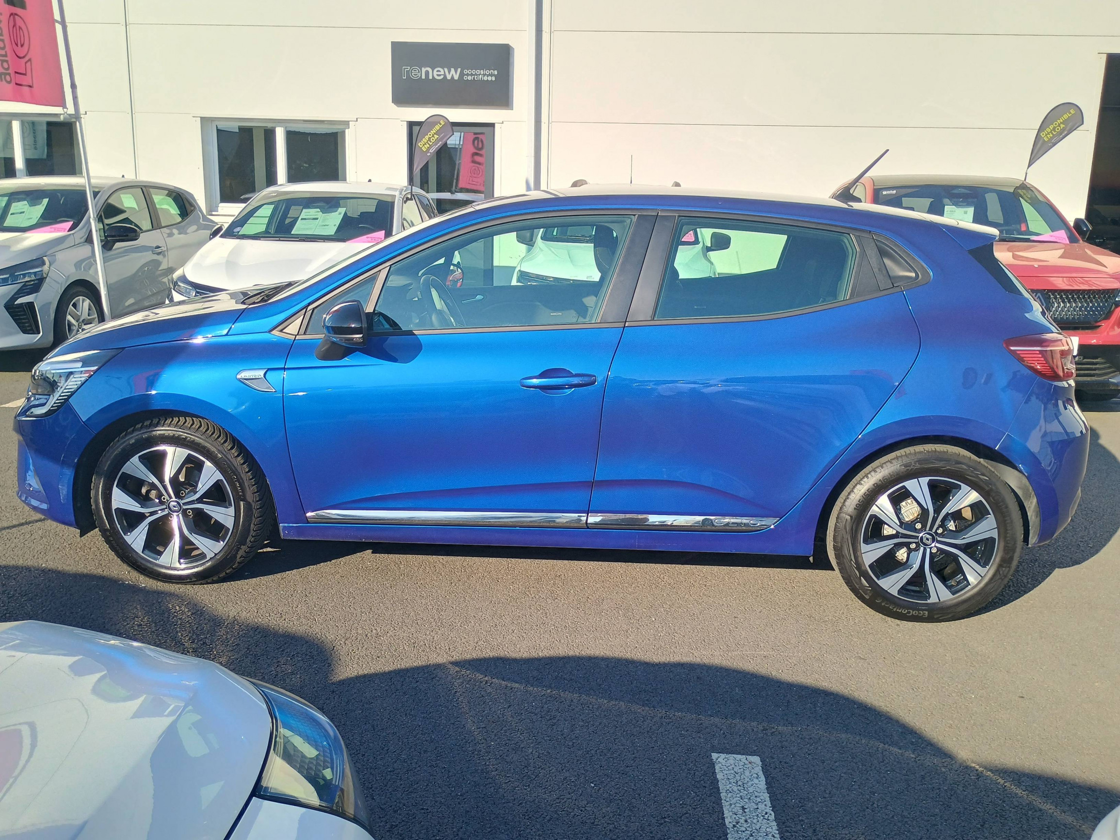Vente en ligne Renault Clio 5 Clio TCe 90 - 21N au prix de 13 390 €