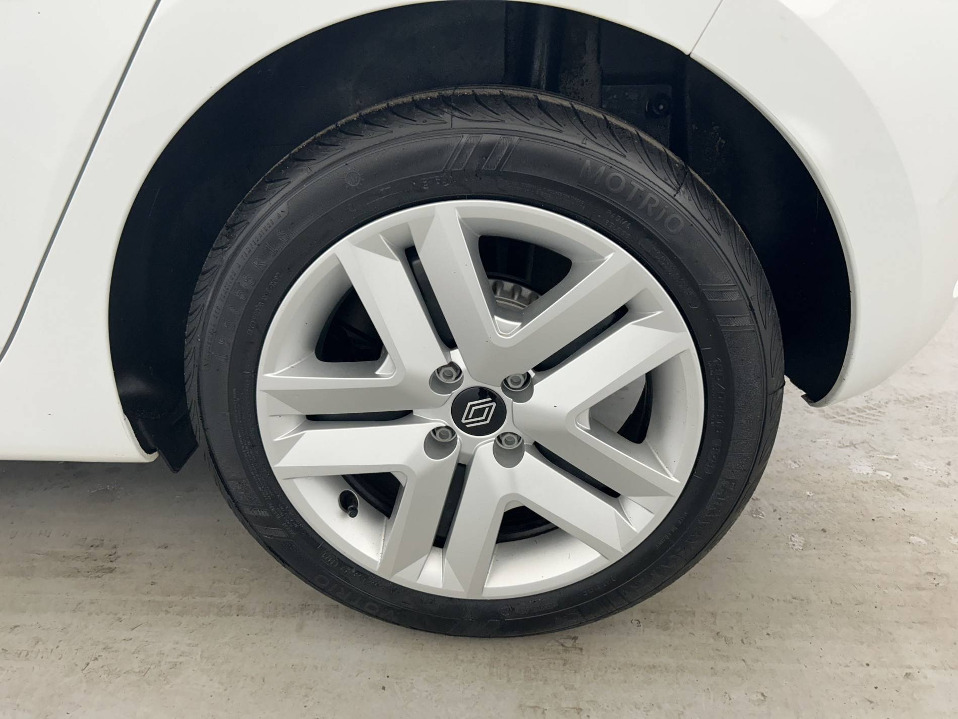 Vente en ligne Renault Clio 5 Clio TCe 90 au prix de 13 991 €