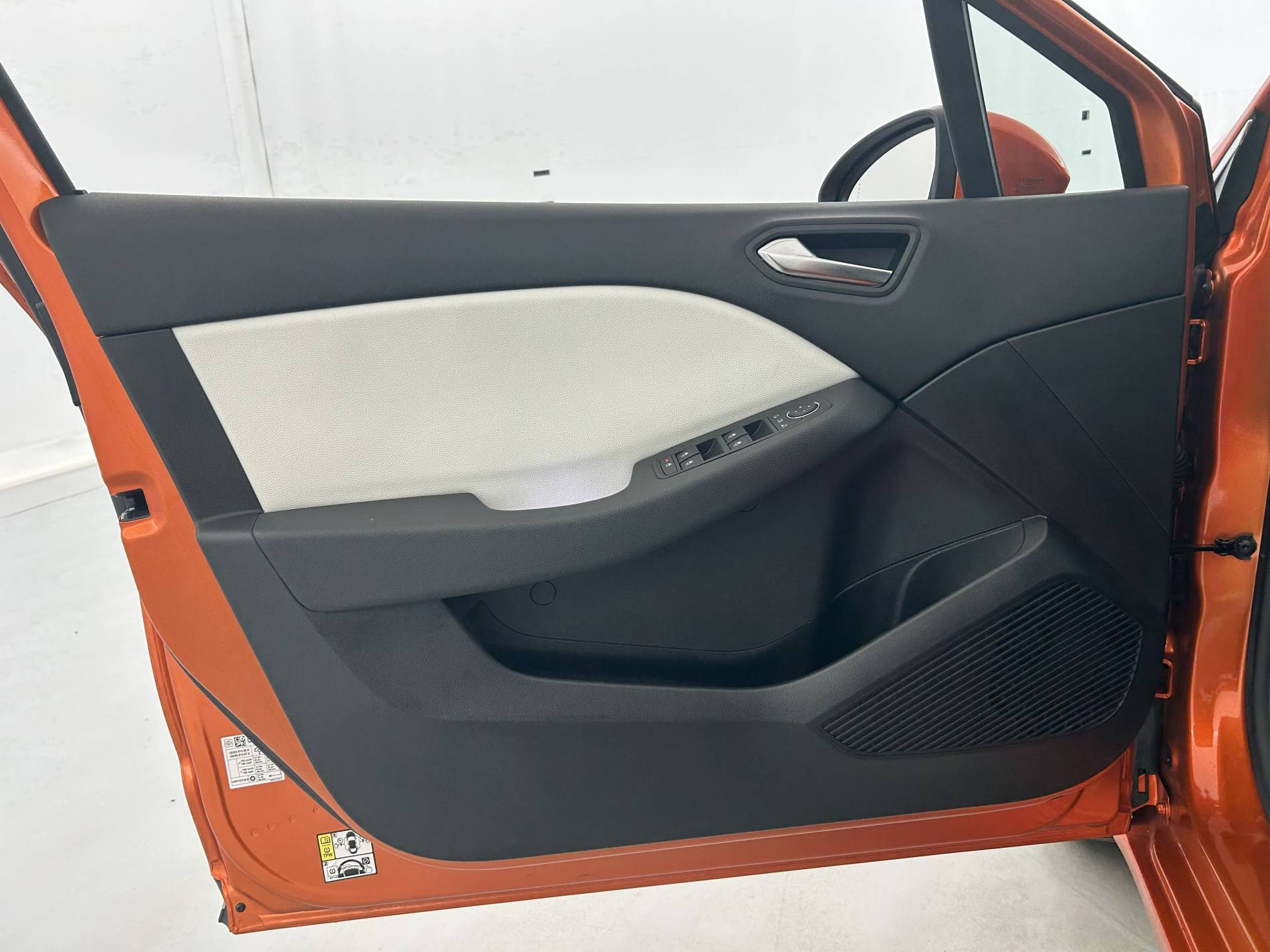 Vente en ligne Renault Clio 5 Clio E-Tech 140 - 21N au prix de 16 390 €