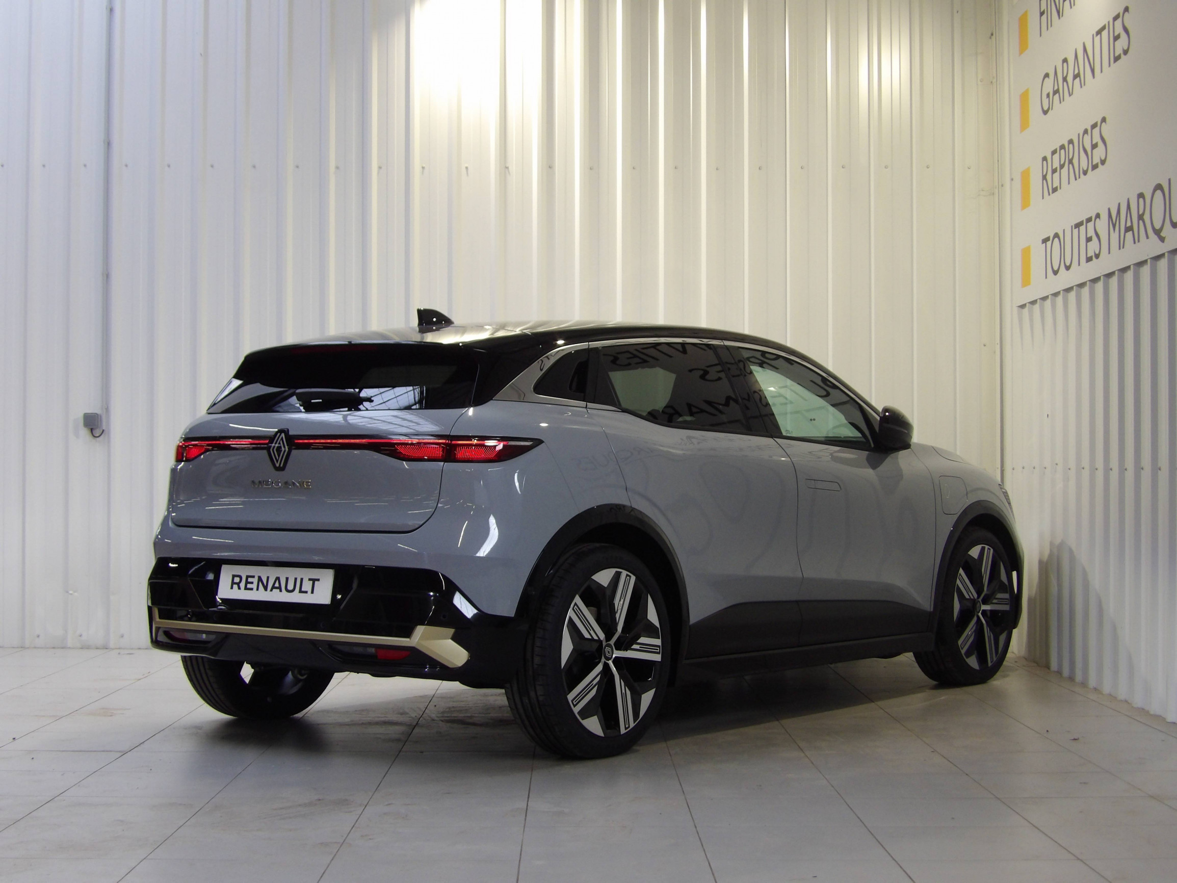 Vente en ligne Renault Megane E-Tech  EV60 220 ch super charge au prix de 25 499 €