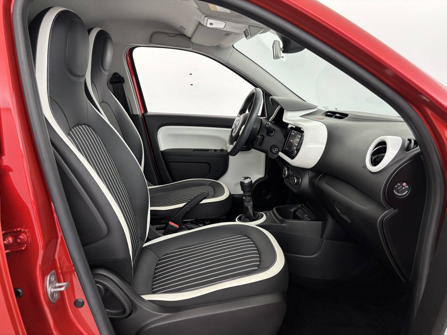 Vente en ligne Renault Twingo 3  TCe 95 au prix de 11 390 €