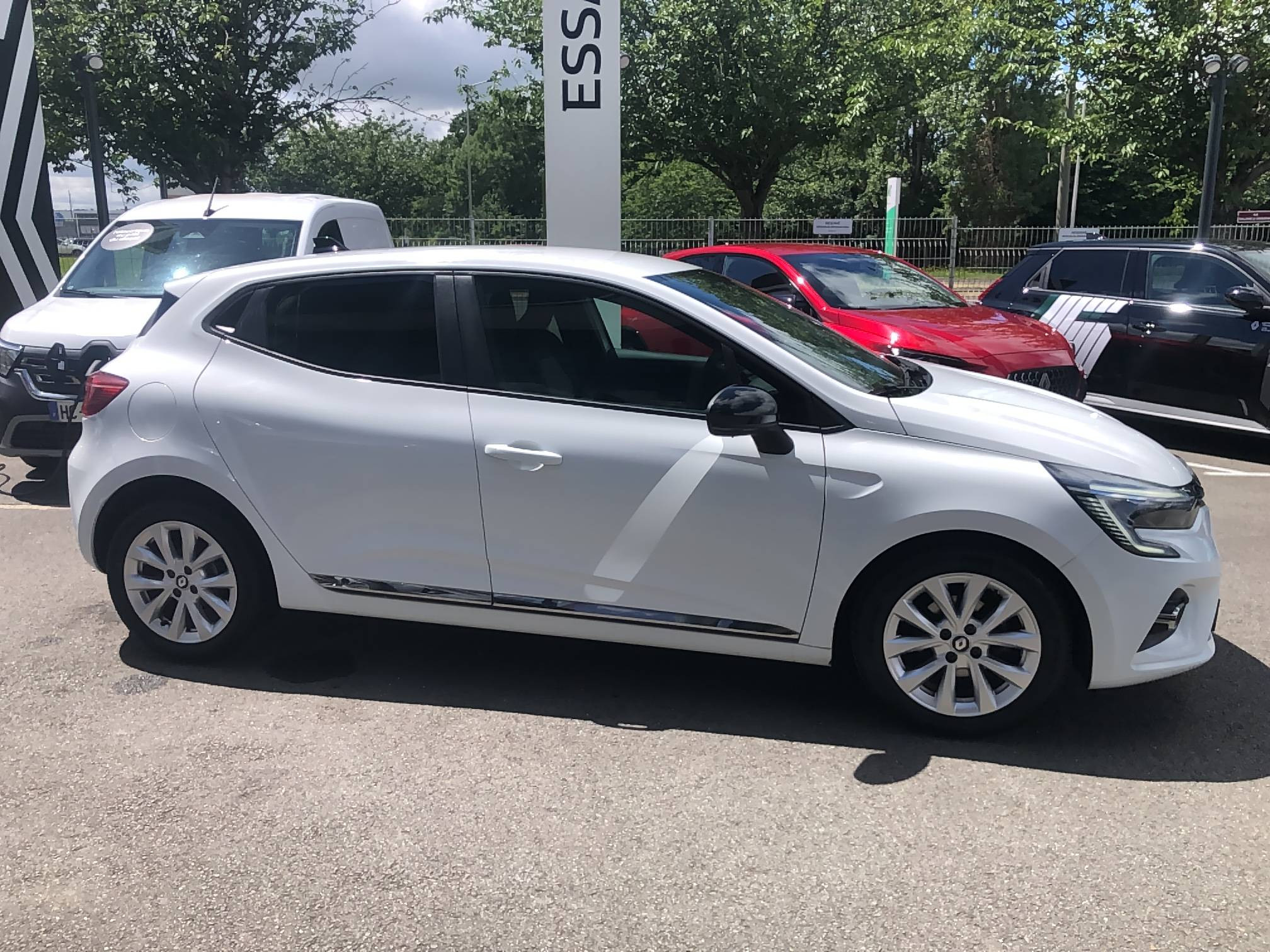 Vente en ligne Renault Clio 5 Clio SCe 65 au prix de 12 490 €