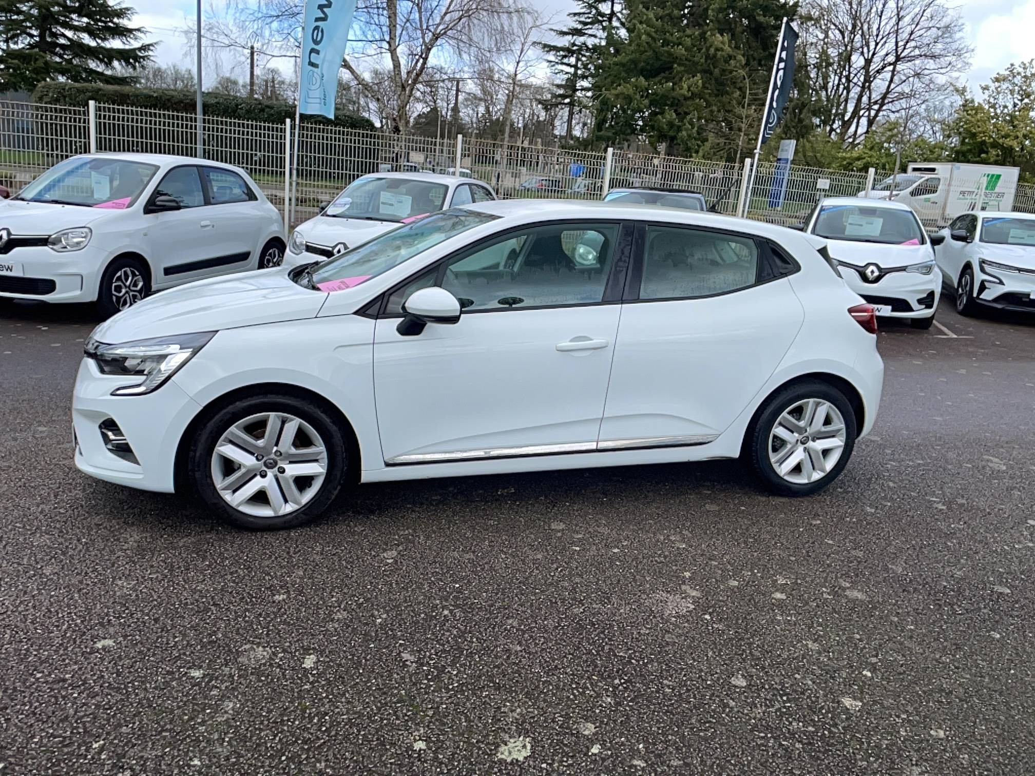 Vente en ligne Renault Clio 5 Clio TCe 90 - 21 au prix de 12 590 €