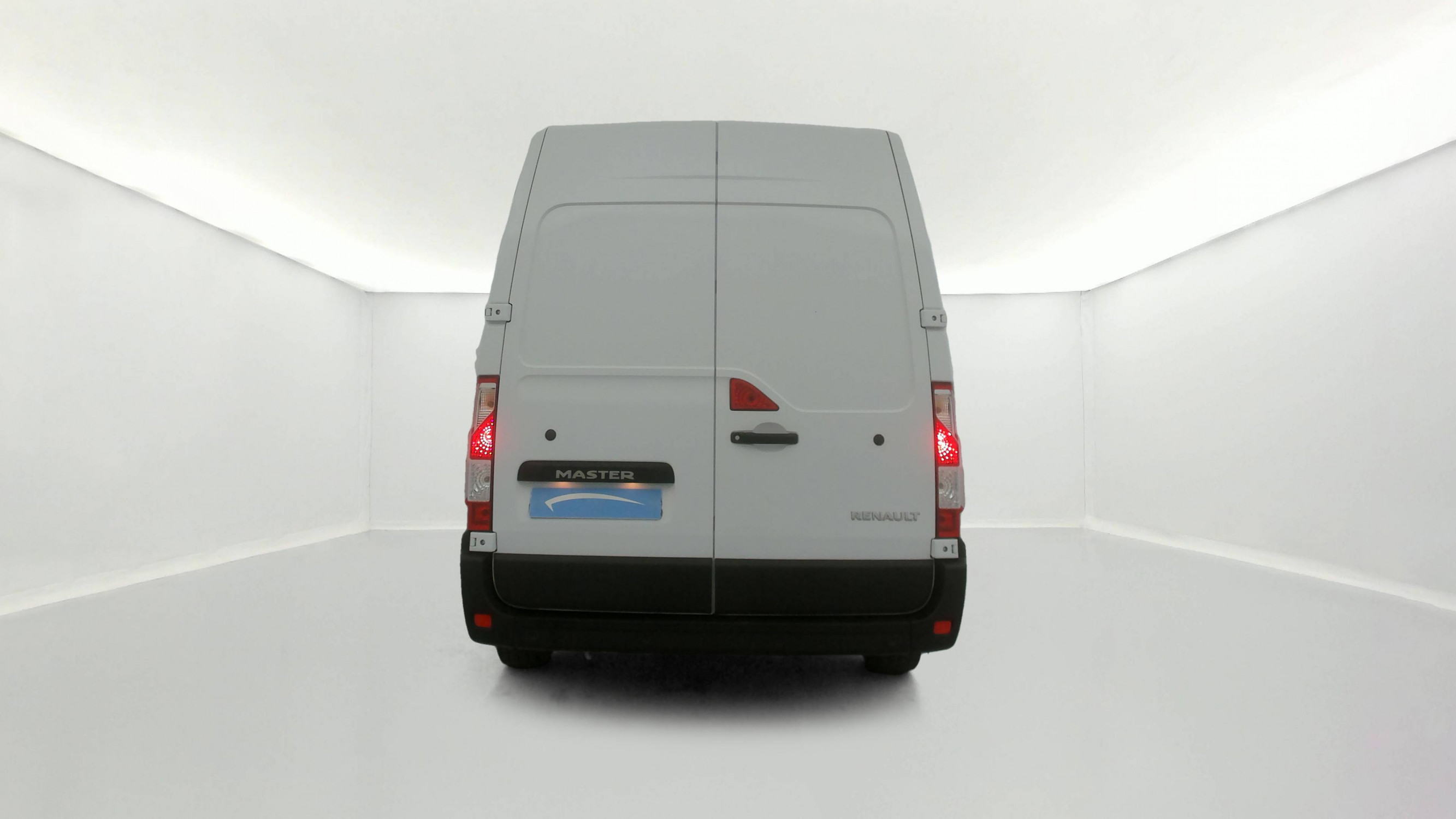 Vente en ligne Renault Master Fourgon MASTER FGN TRAC F3500 L2H2 BLUE DCI 135 au prix de 22 390 €