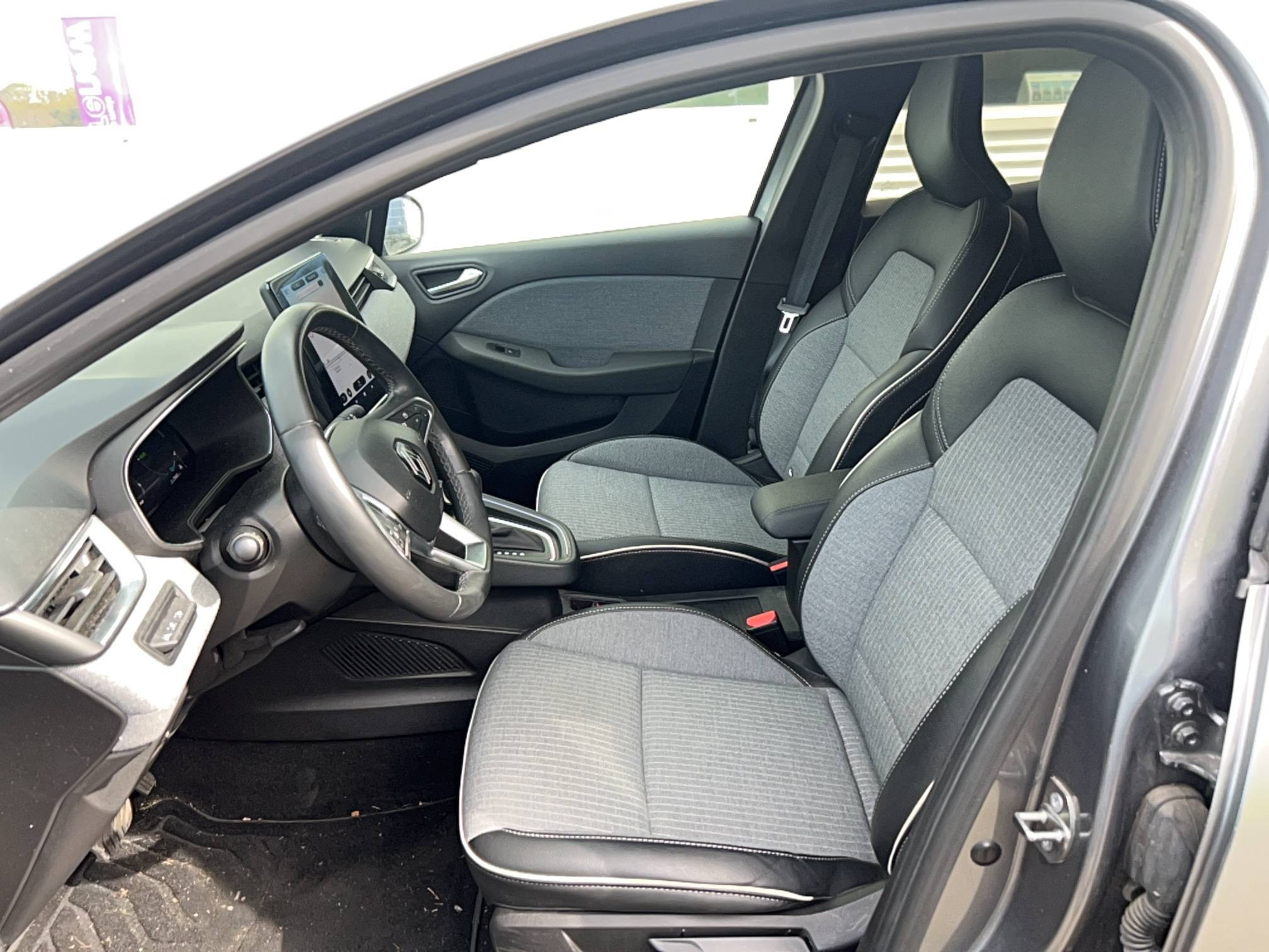 Vente en ligne Renault Clio 5 Clio E-Tech full hybrid 145 au prix de 18 590 €