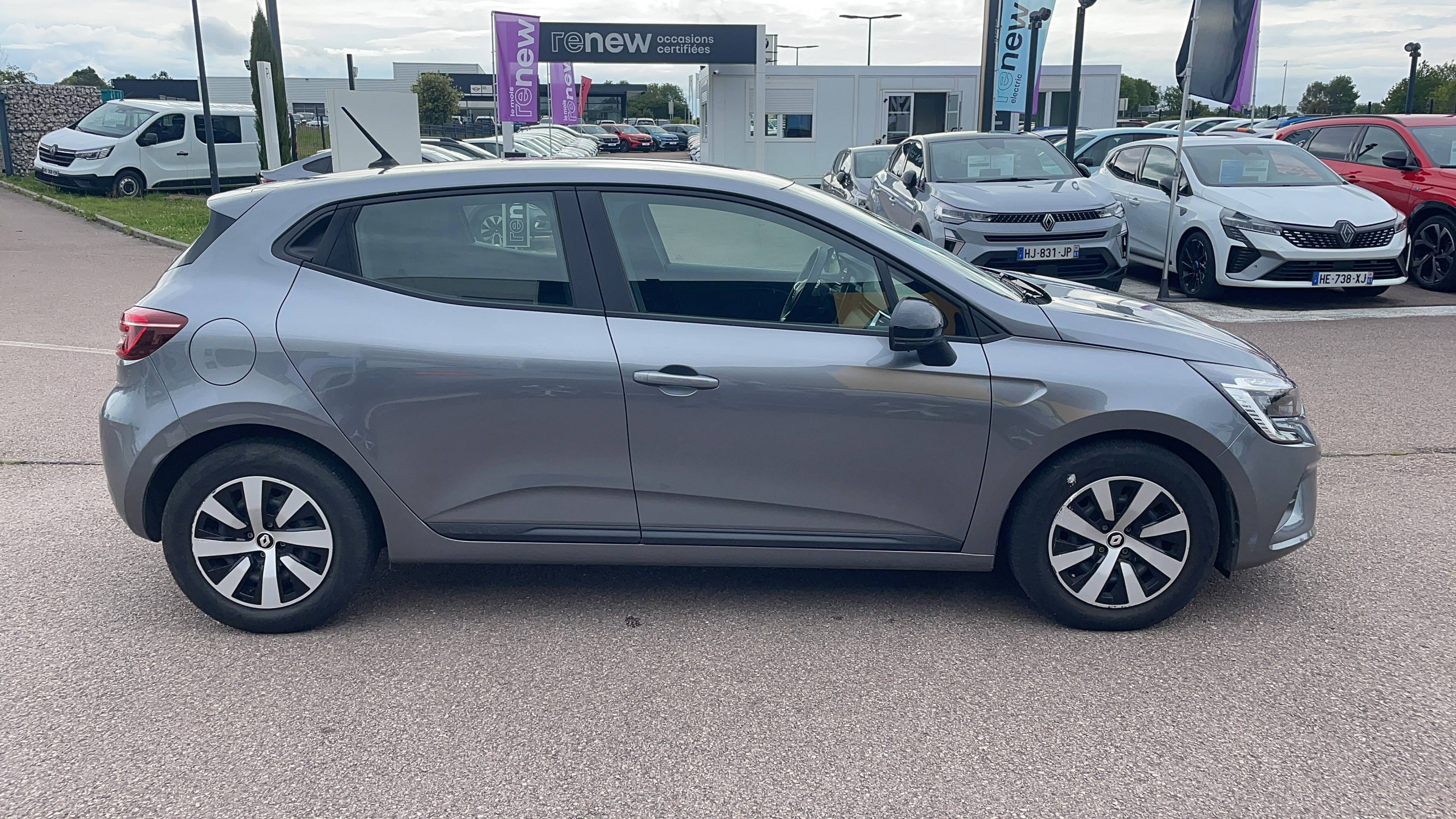 Vente en ligne Renault Clio 5 Clio TCe 90 au prix de 13 791 €