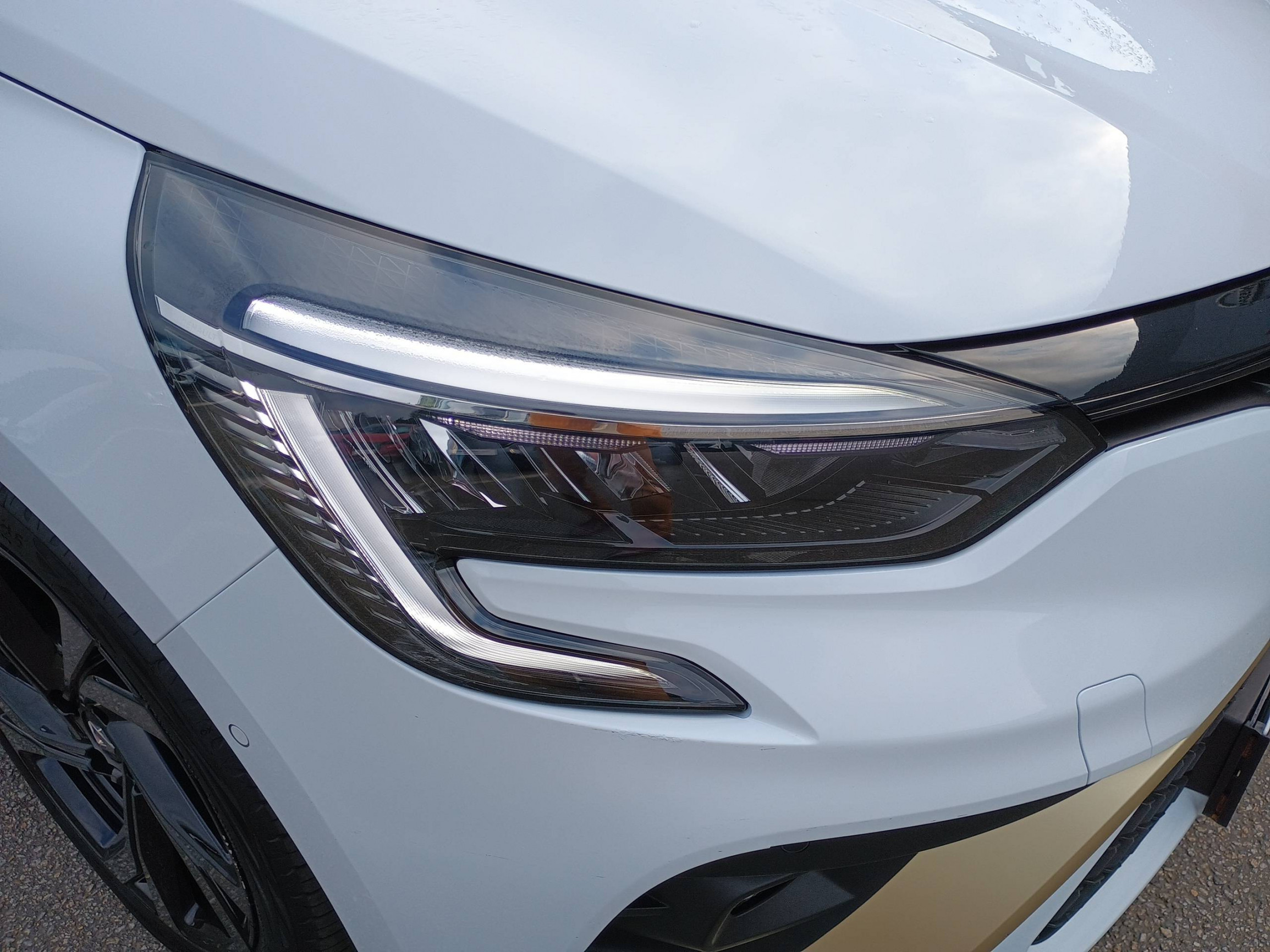 Vente en ligne Renault Clio 5 Clio E-Tech hybride 145 au prix de 20 490 €