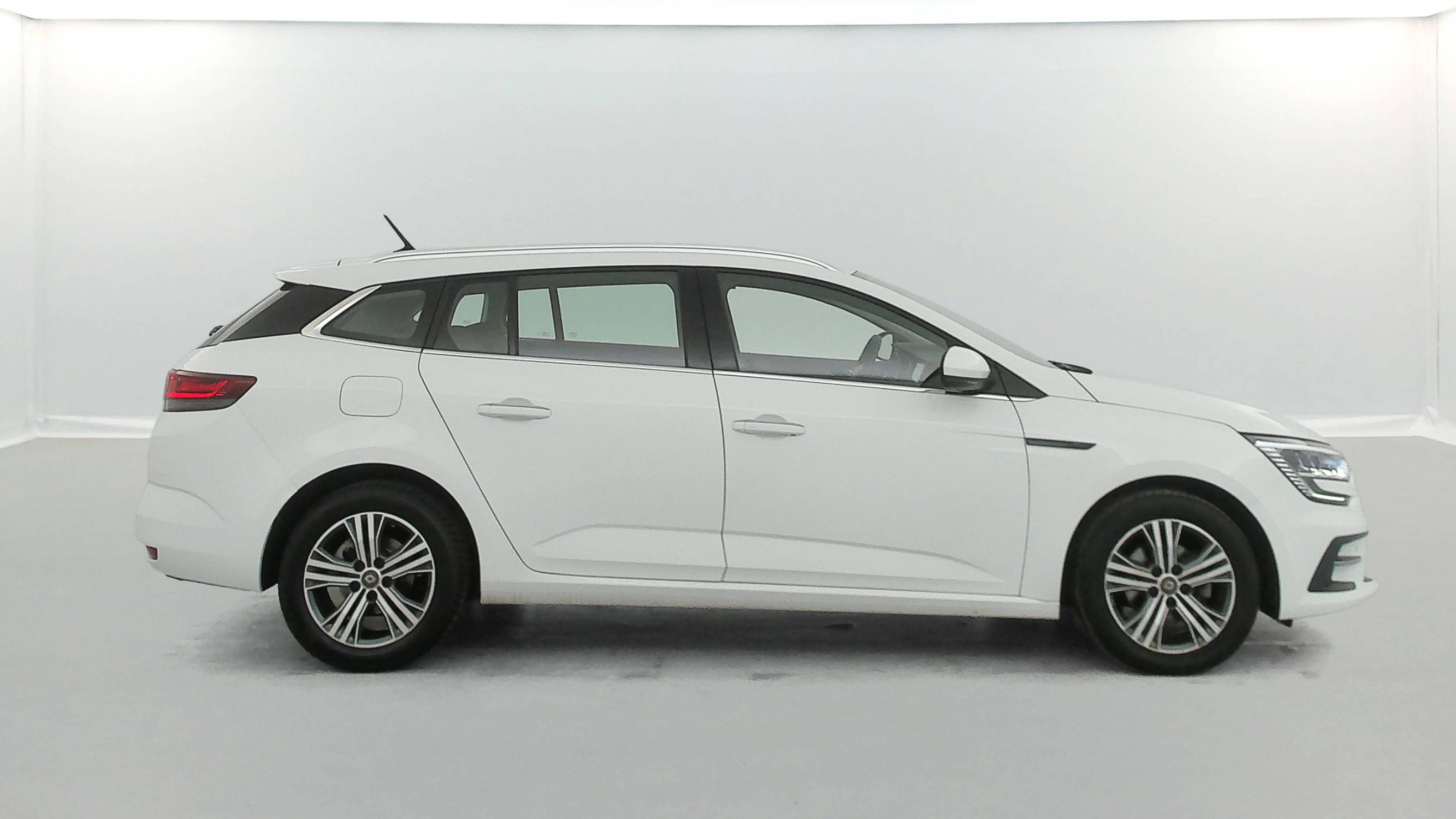 Vente en ligne Renault Megane 4 Estate  Blue dCi 115 au prix de 18 990 €