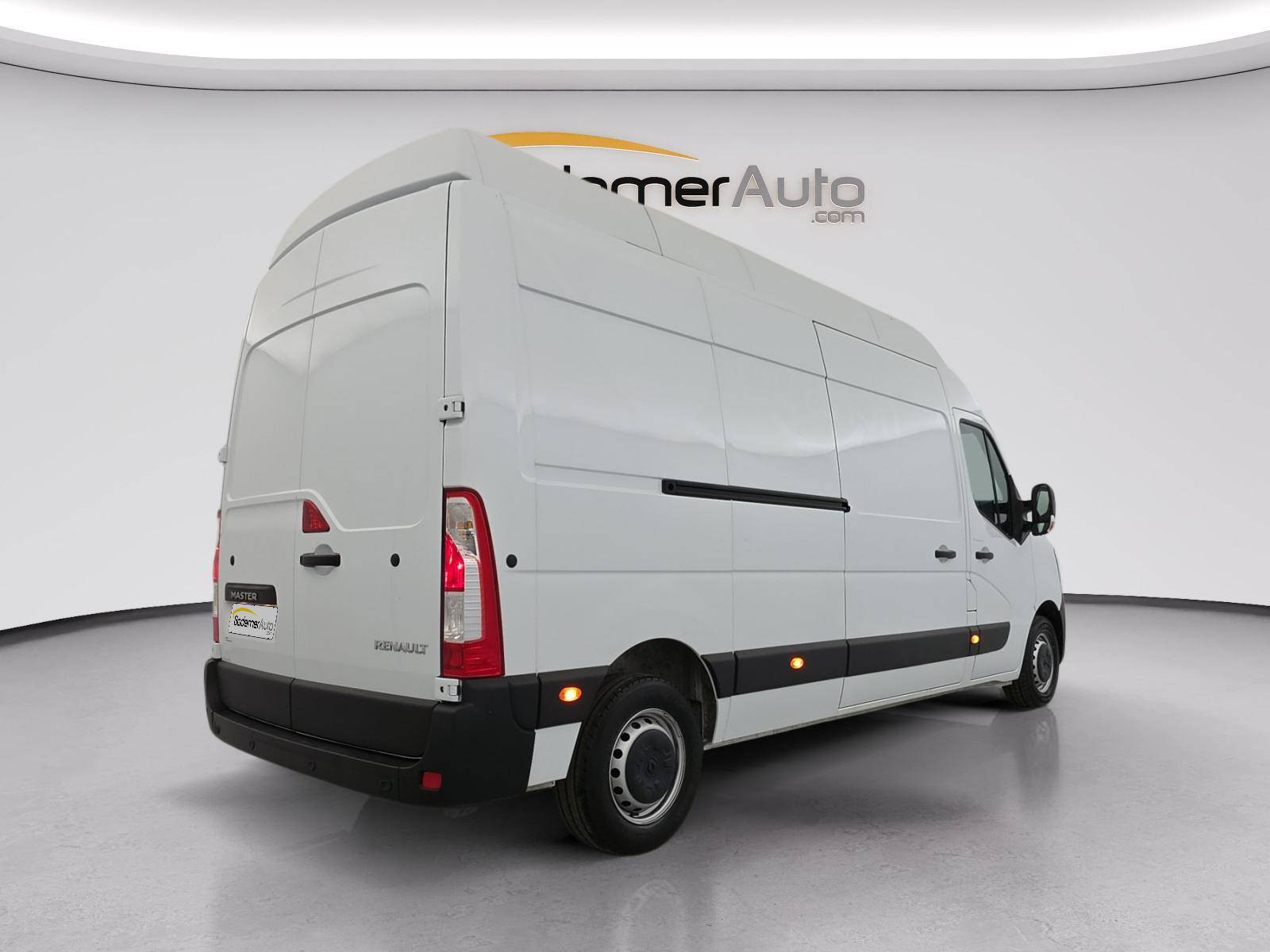 Vente en ligne Renault Master Fourgon MASTER FGN TRAC F3500 L3H3 BLUE DCI 135 au prix de 26 990 €