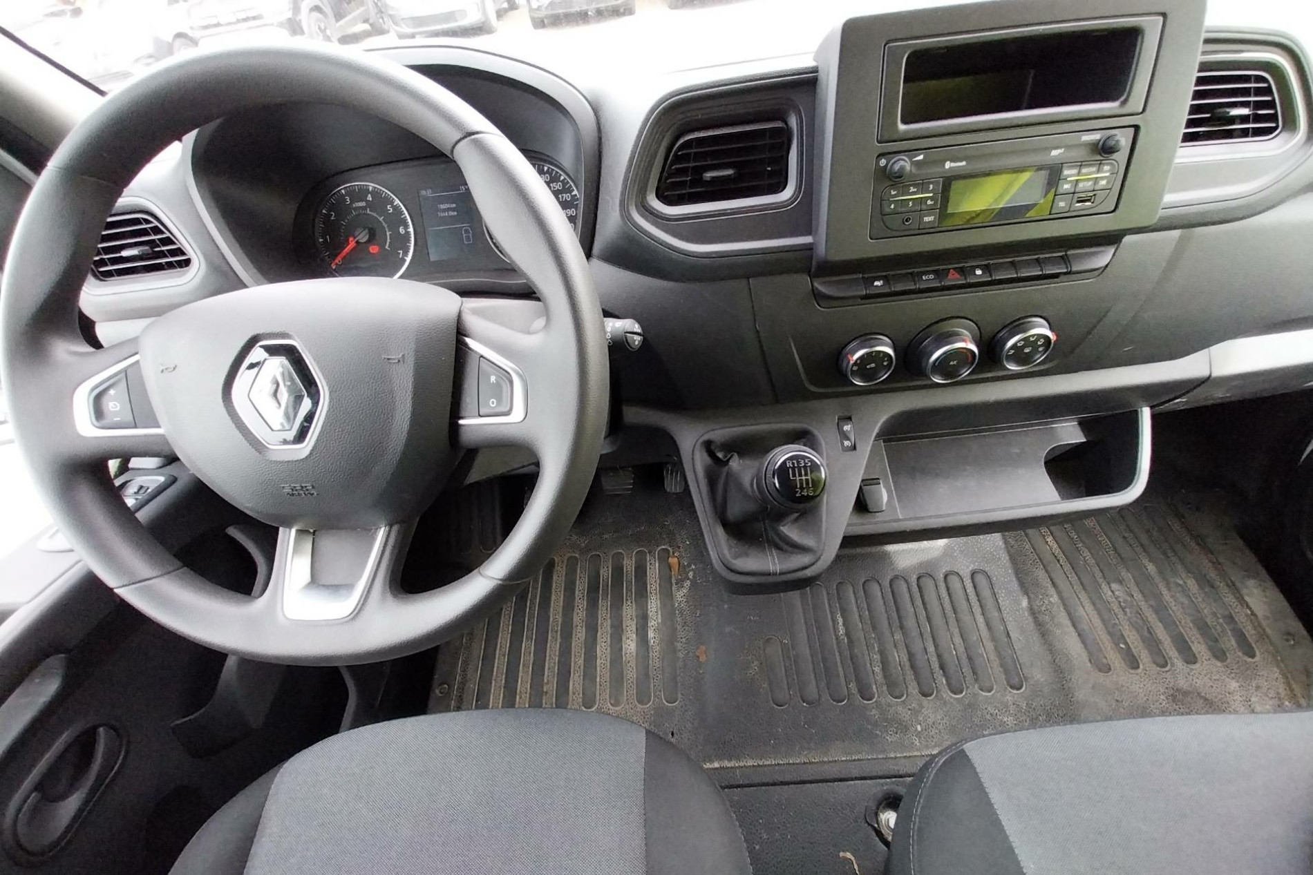 Vente en ligne Renault Master Fourgon MASTER FGN TRAC F3500 L3H3 BLUE DCI 135 au prix de 29 790 €