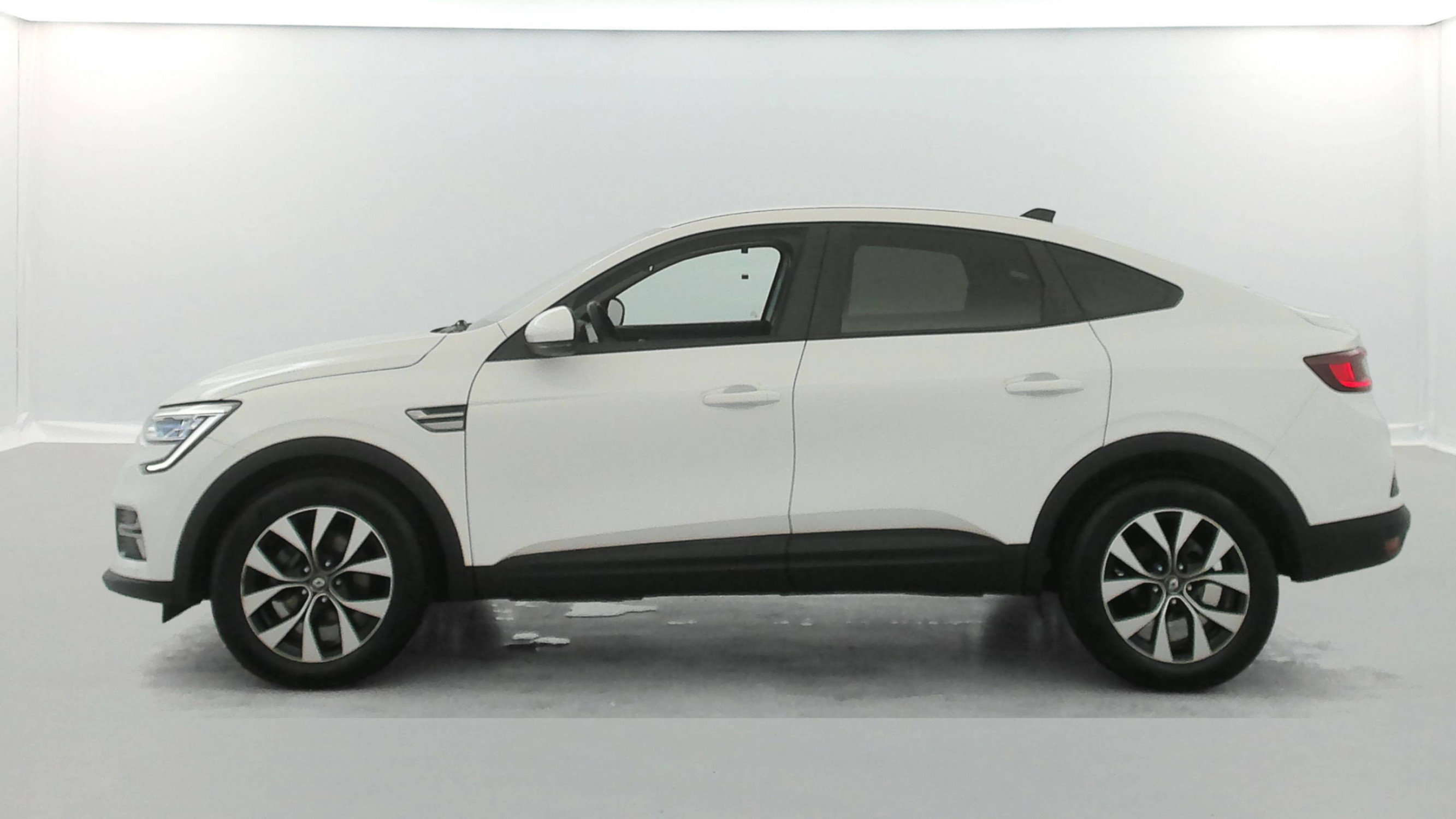 Vente en ligne Renault Arkana  E-Tech hybride 145 - 22 au prix de 16 790 €