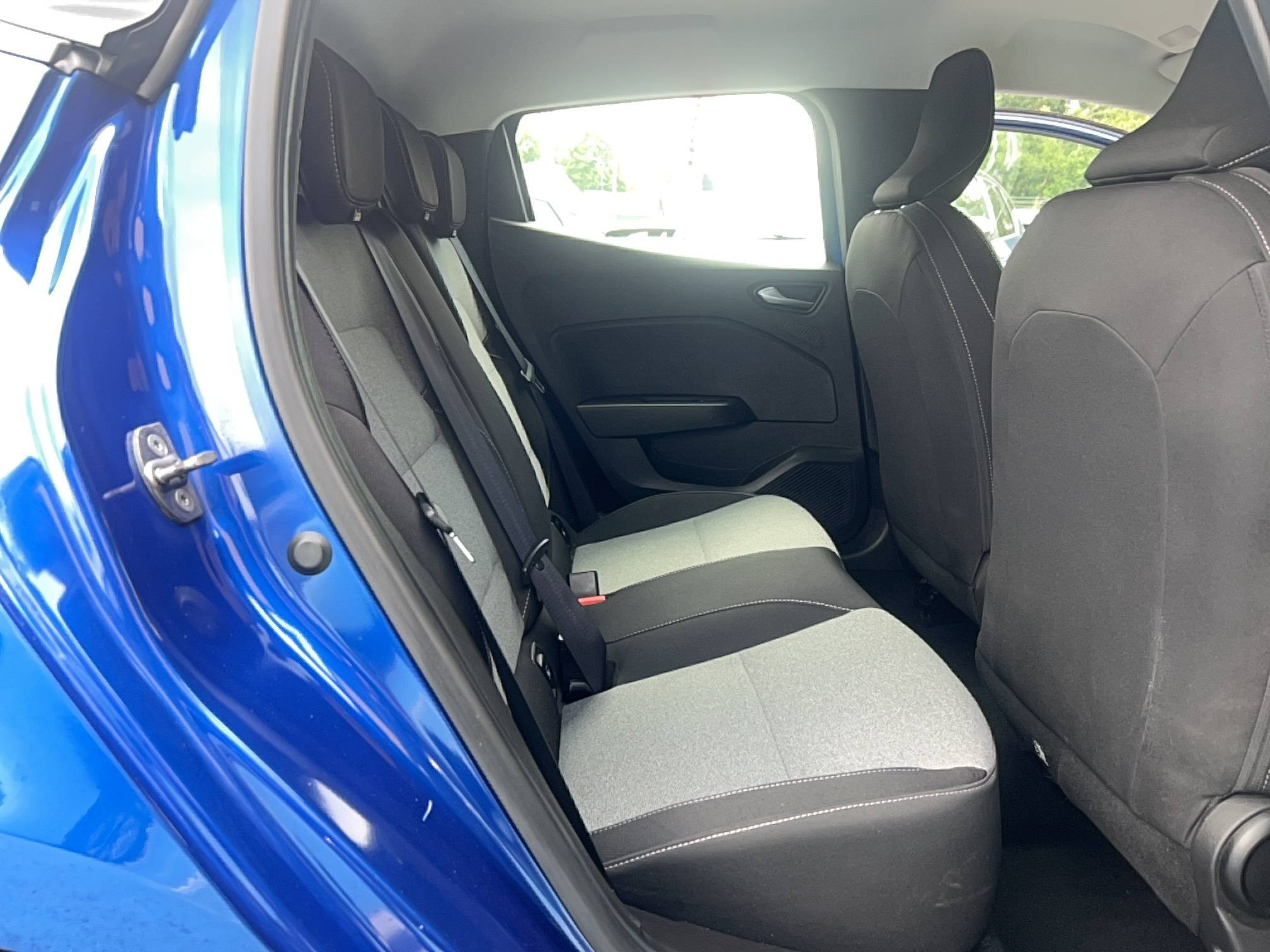 Vente en ligne Renault Clio 5 Clio TCe 90 au prix de 15 990 €