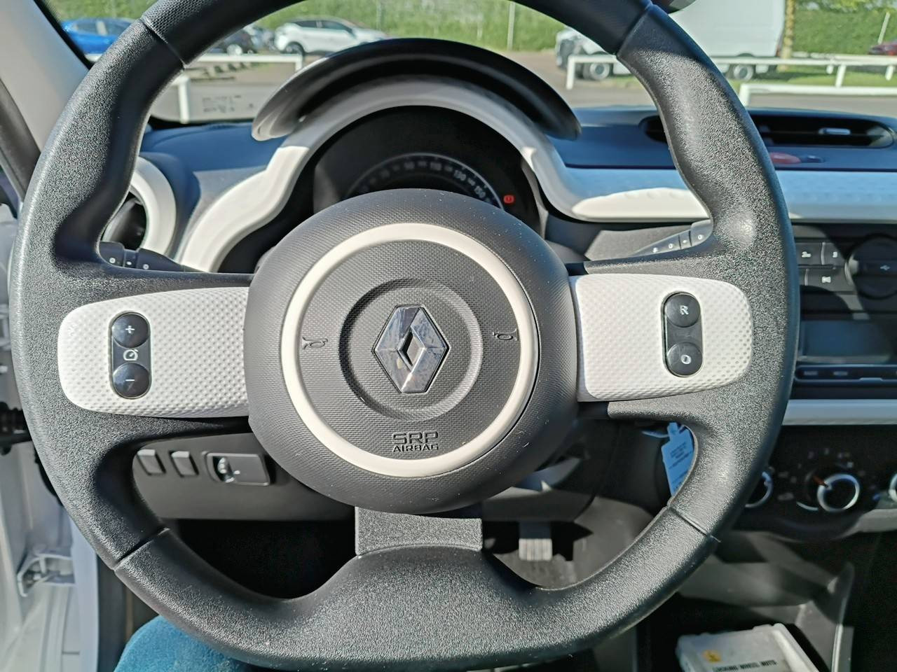 Vente en ligne Renault Twingo 3  1.0 SCe 70 E6C au prix de 8 990 €