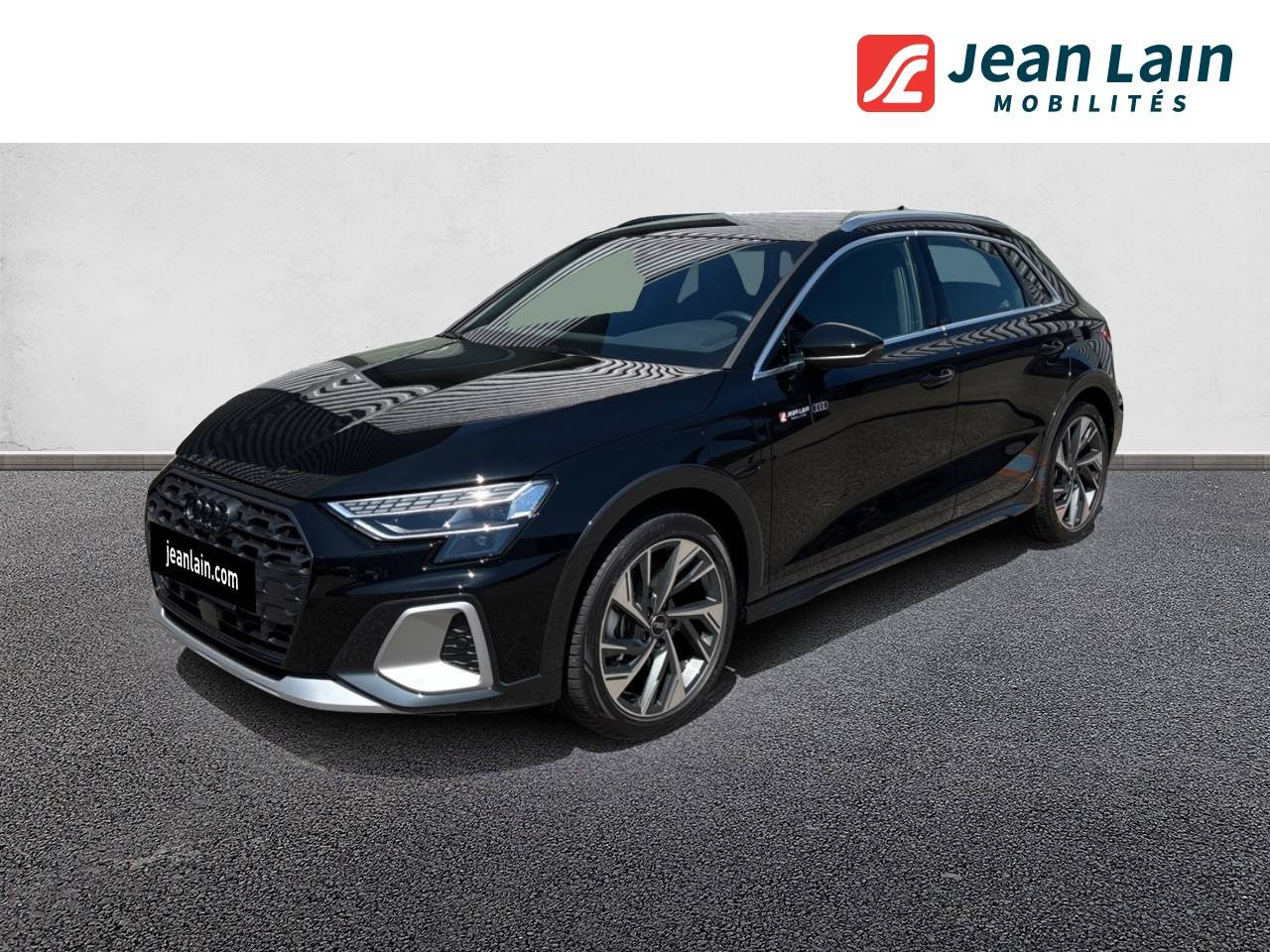 Vente en ligne AUDI A3 ALLSTREET A3 Allstreet 40 TFSI e Hybride rechargeable 204 S tronic 6 Avus de 2025 au prix de 47 900 €