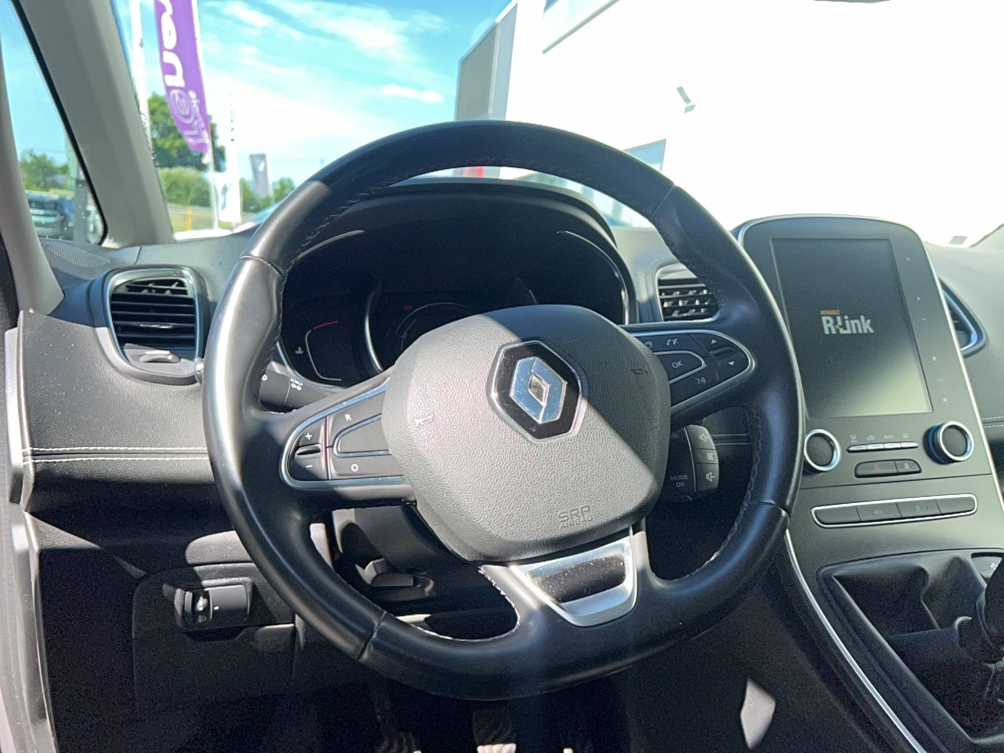 Vente en ligne Renault Scenic 4 Scenic TCe 140 FAP au prix de 15 590 €