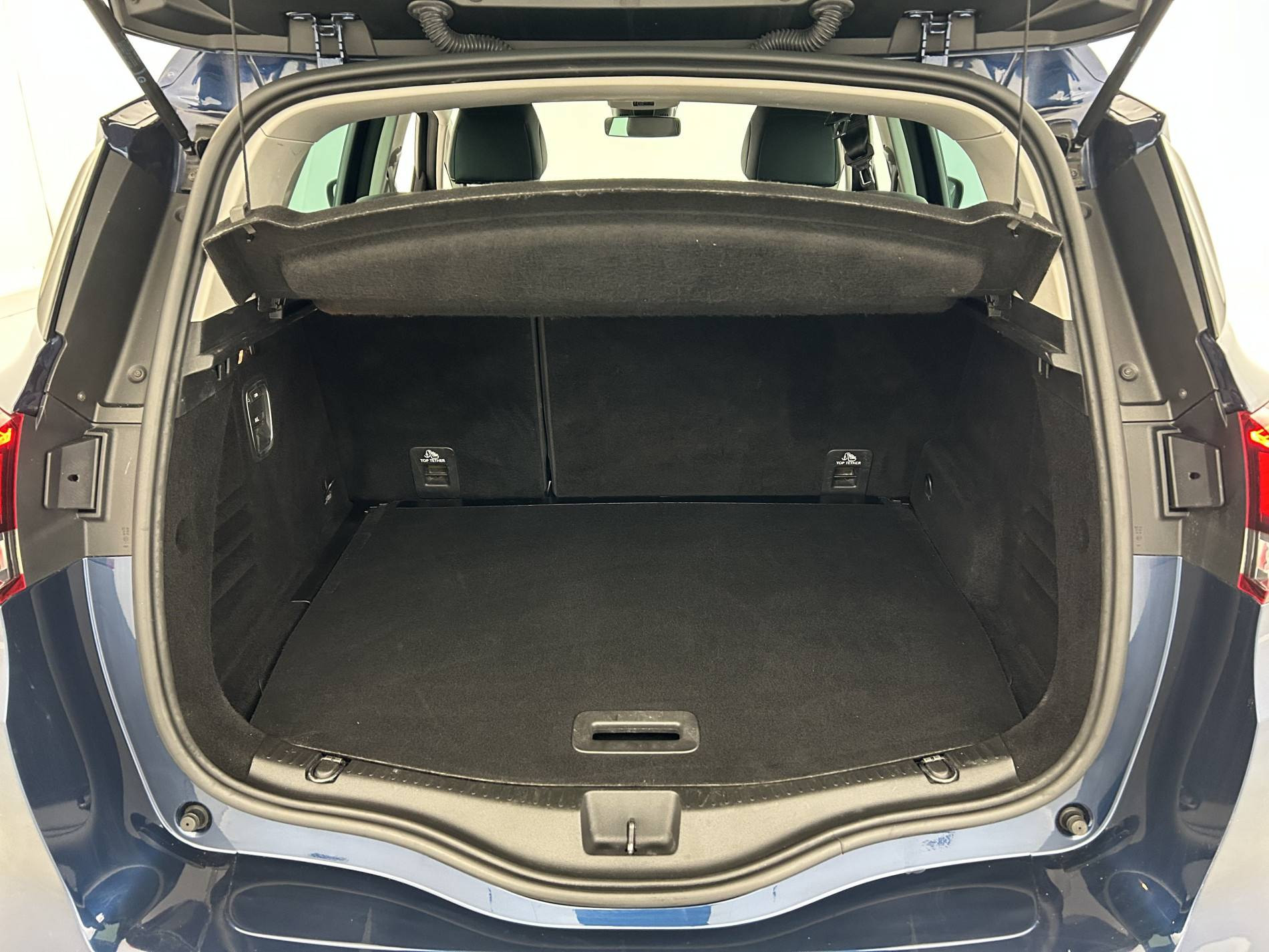 Vente en ligne Renault Scenic 4 Scenic Blue dCi 120 au prix de 16 390 €