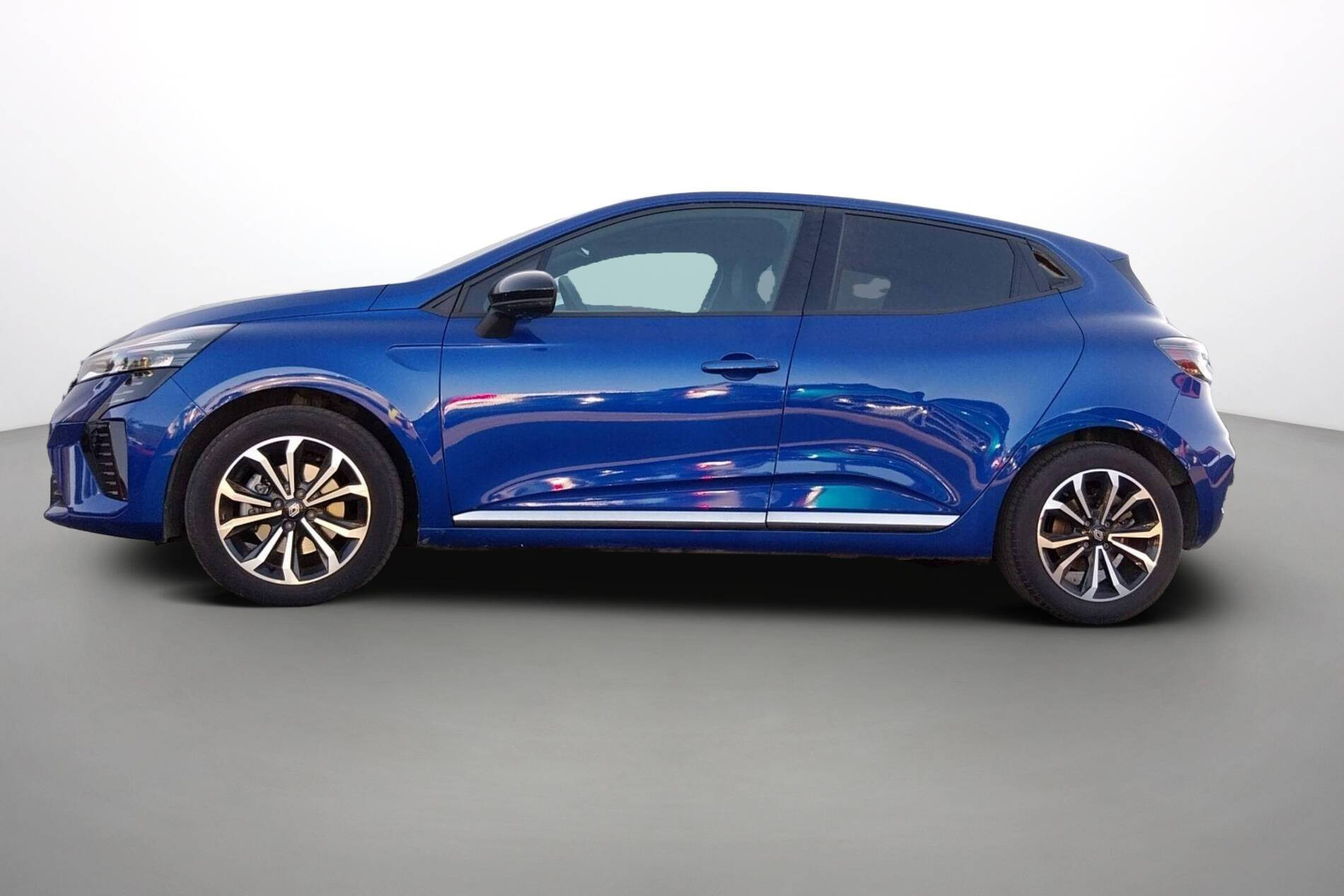 Vente en ligne Renault Clio 5 Clio E-Tech full hybrid 145 ch GSR2 au prix de 20 500 €