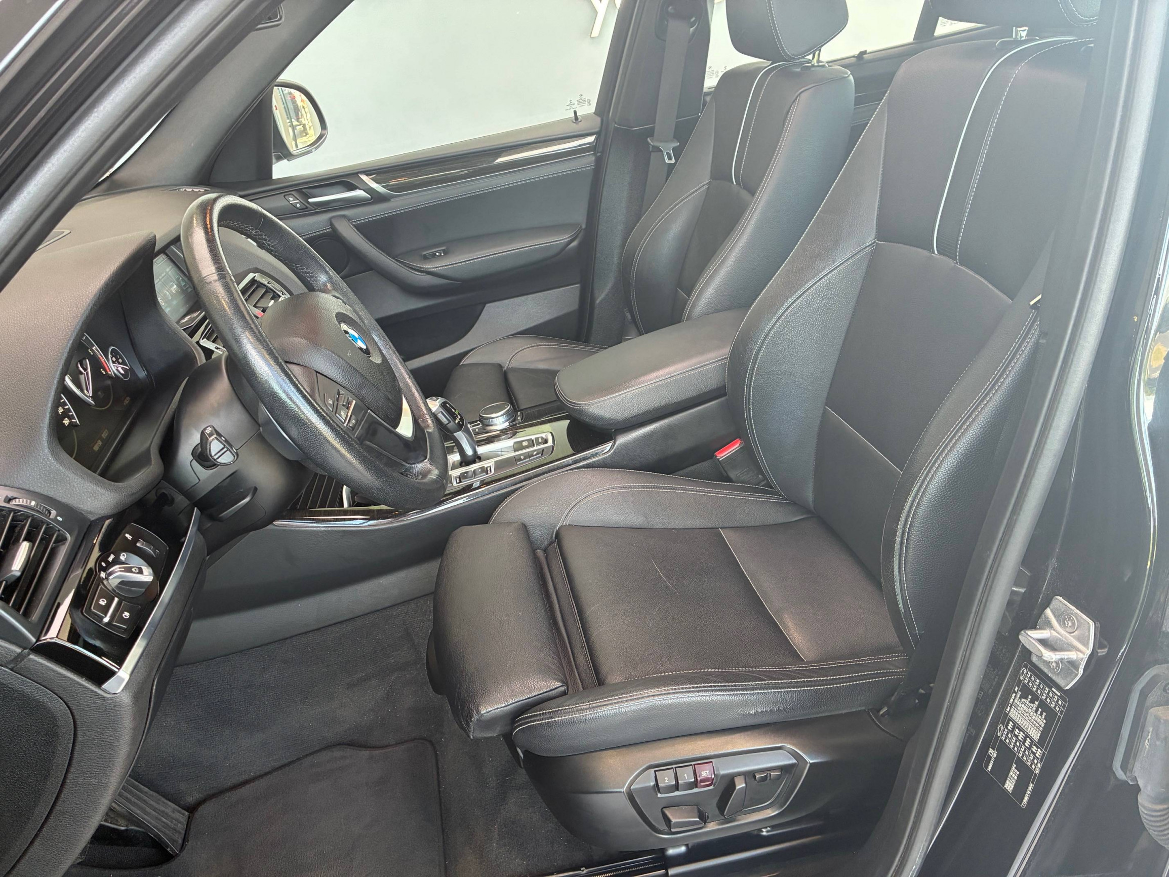 Vente en ligne Bmw X3 X3 sDrive18d 150ch au prix de 23 990 €