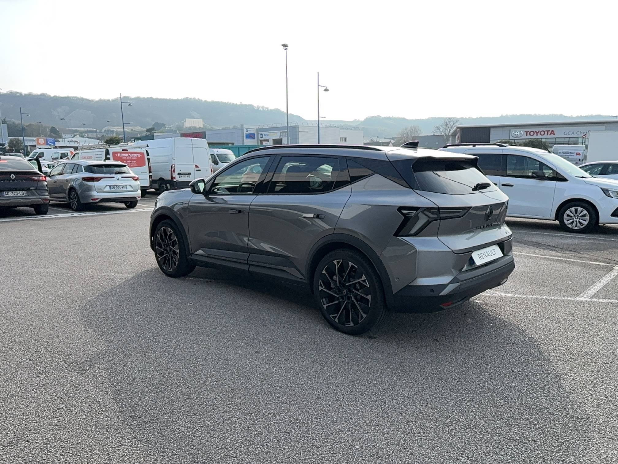 Vente en ligne Renault Scenic E-Tech  220 ch grande autonomie au prix de 45 900 €