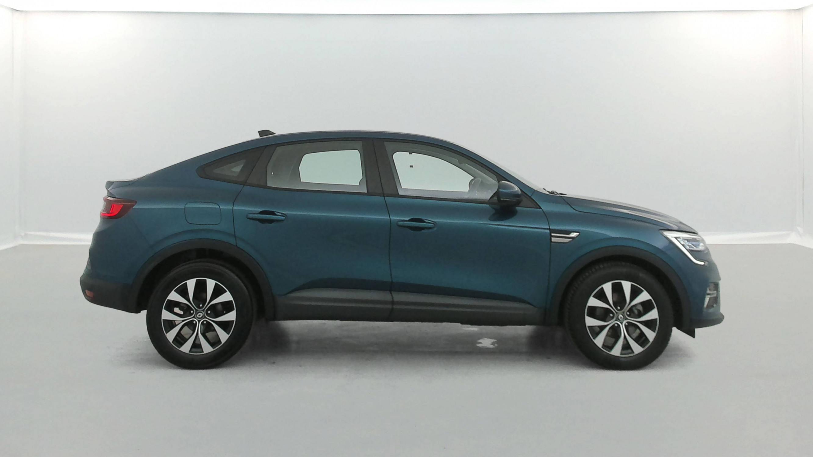 Vente en ligne Renault Arkana  E-Tech hybride 145 - 22 au prix de 18 790 €