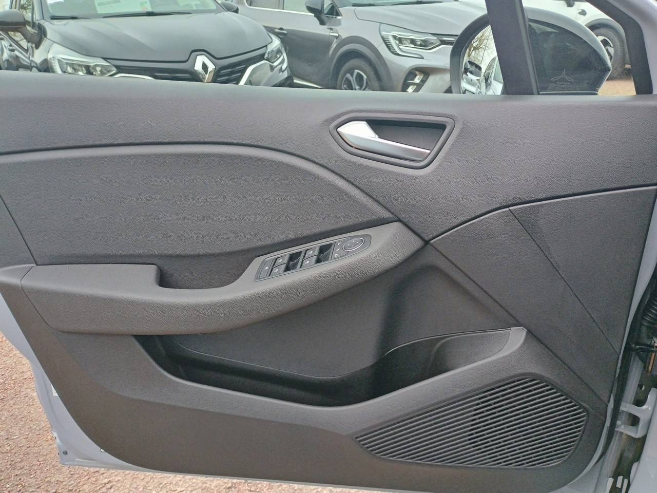 Vente en ligne Renault Clio 5 Clio TCe 90 au prix de 15 690 €