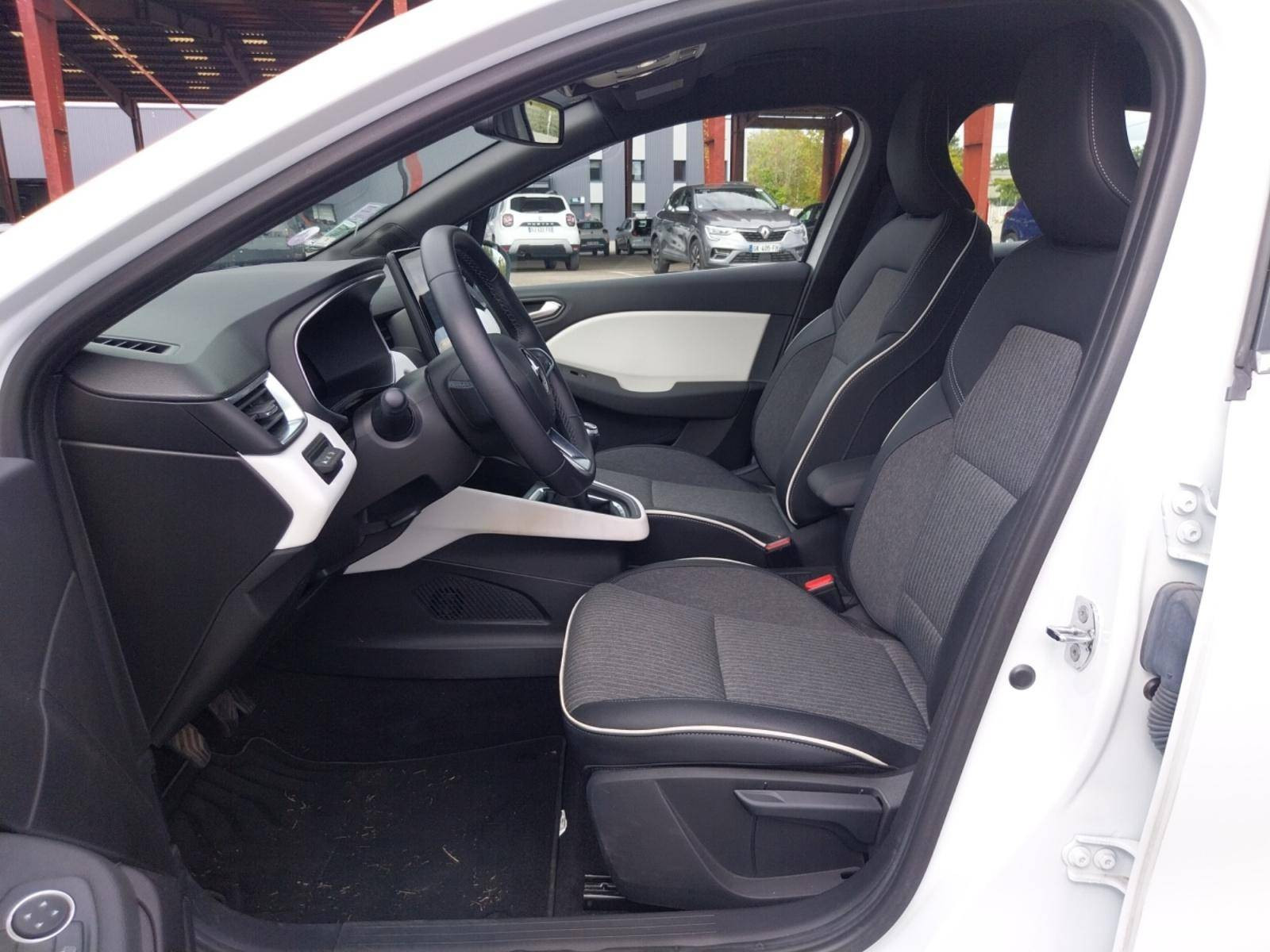 Vente en ligne Renault Clio 5 Clio TCe 90 - 21N au prix de 14 990 €