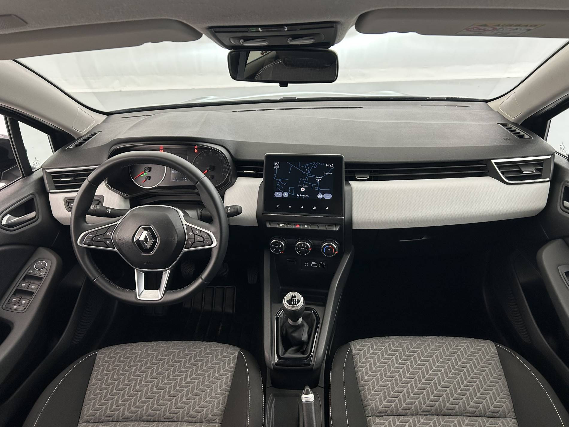 Vente en ligne Renault Clio 5 Clio TCe 90 au prix de 14 990 €