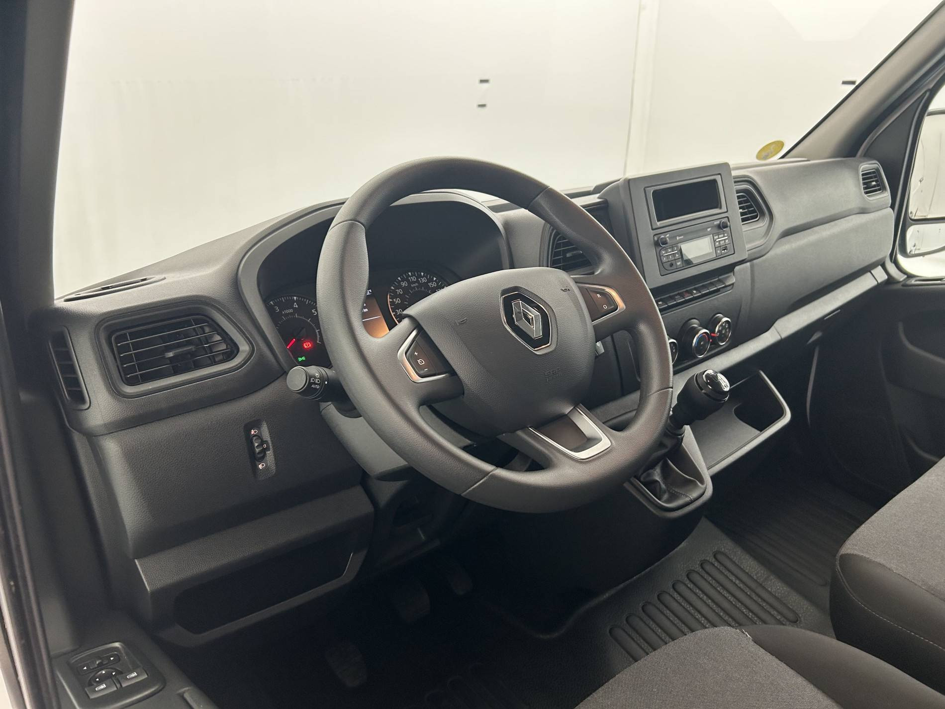 Vente en ligne Renault Master Fourgon MASTER FGN TRAC F3500 L3H3 BLUE DCI 135 au prix de 26 490 €