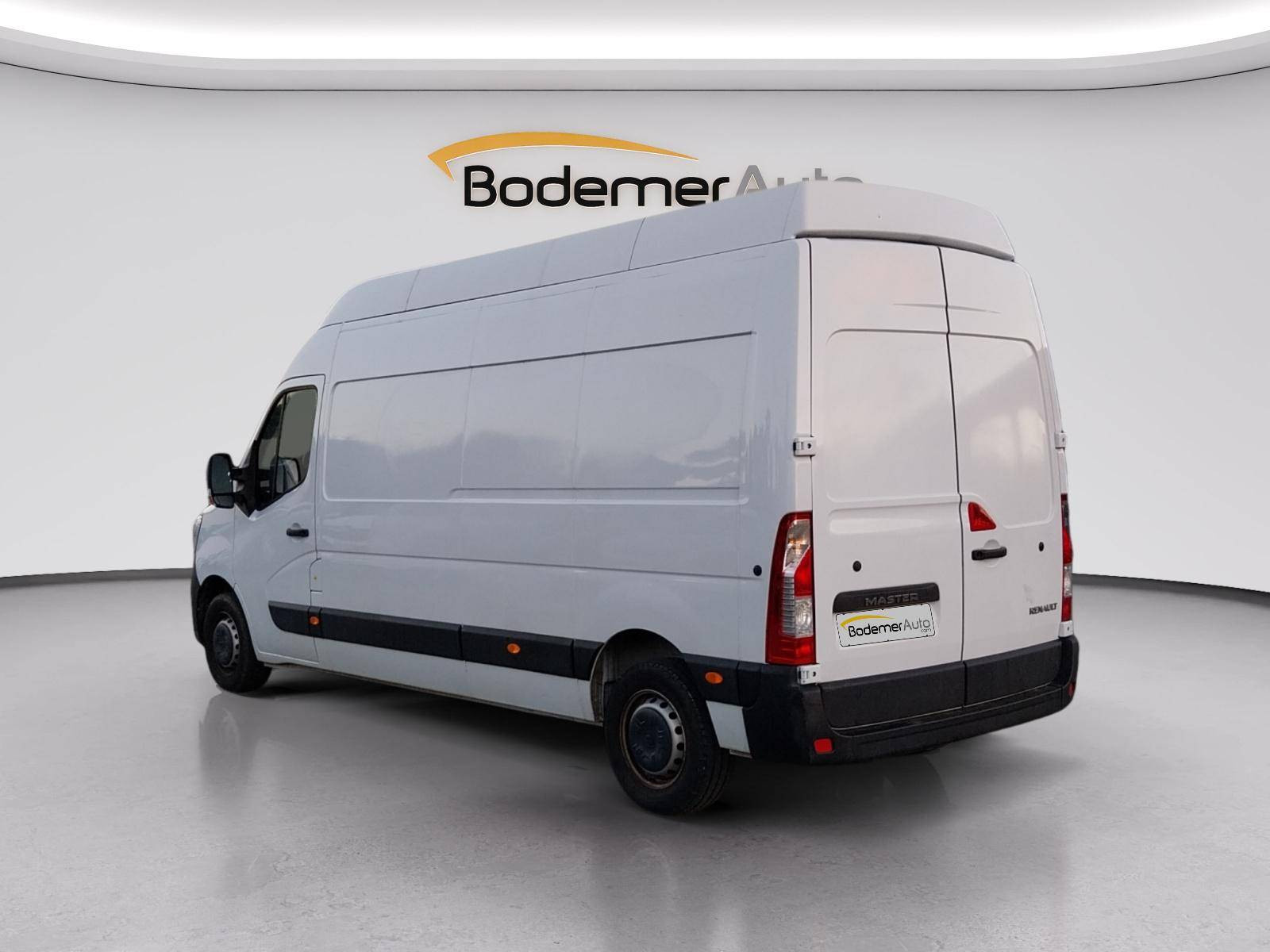 Vente en ligne Renault Master Fourgon MASTER FGN TRAC F3500 L3H3 BLUE DCI 135 au prix de 25 990 €