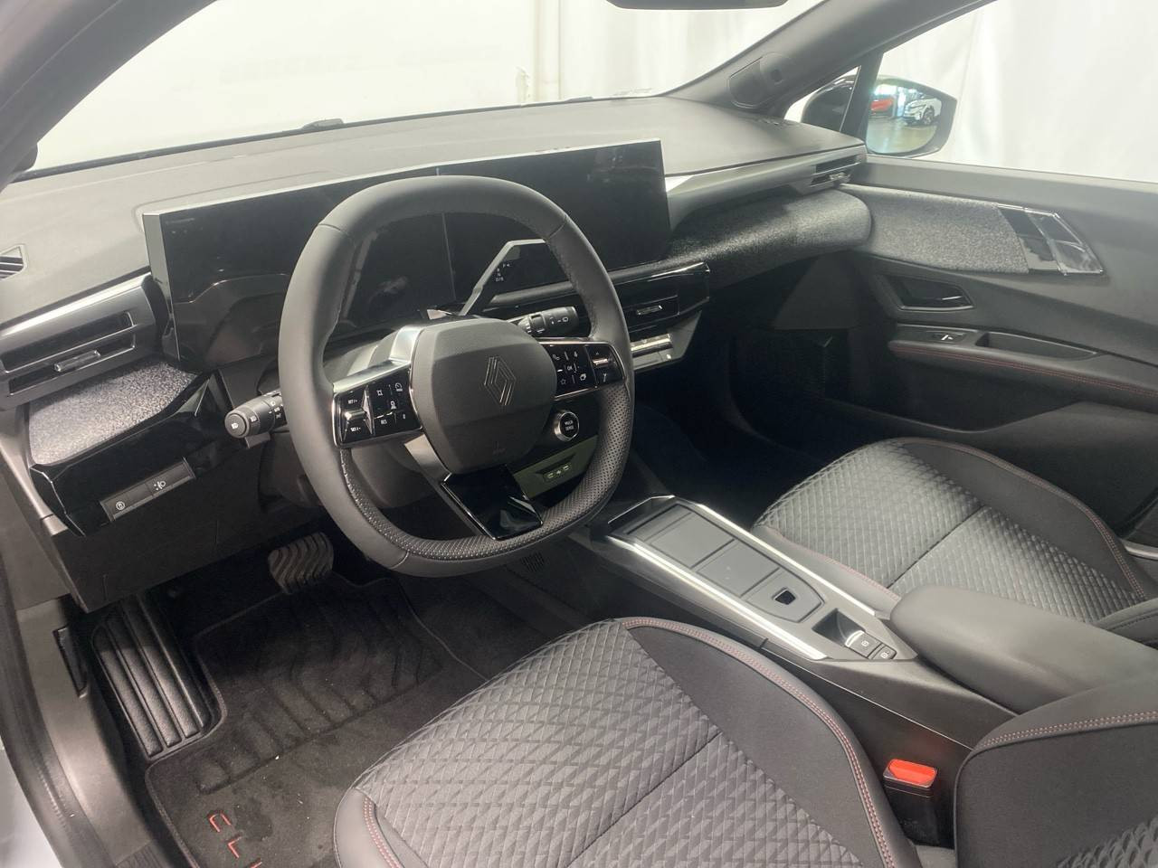 Vente en ligne Renault Clio 6 Clio E-Tech full hybrid 160 ch au prix de 50 000 €