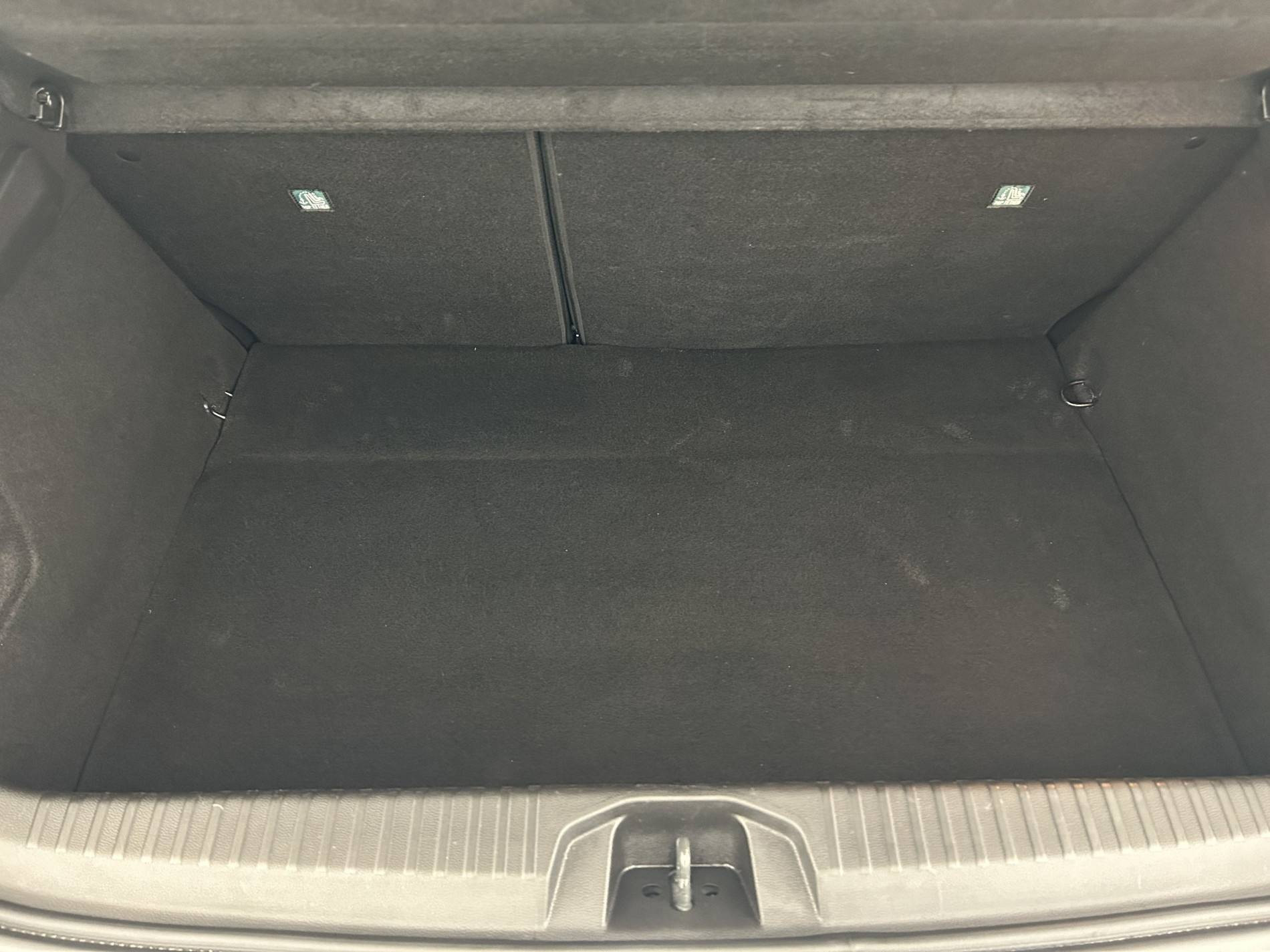 Vente en ligne Renault Clio 5 Clio E-Tech full hybrid 145 ch GSR2 au prix de 19 890 €