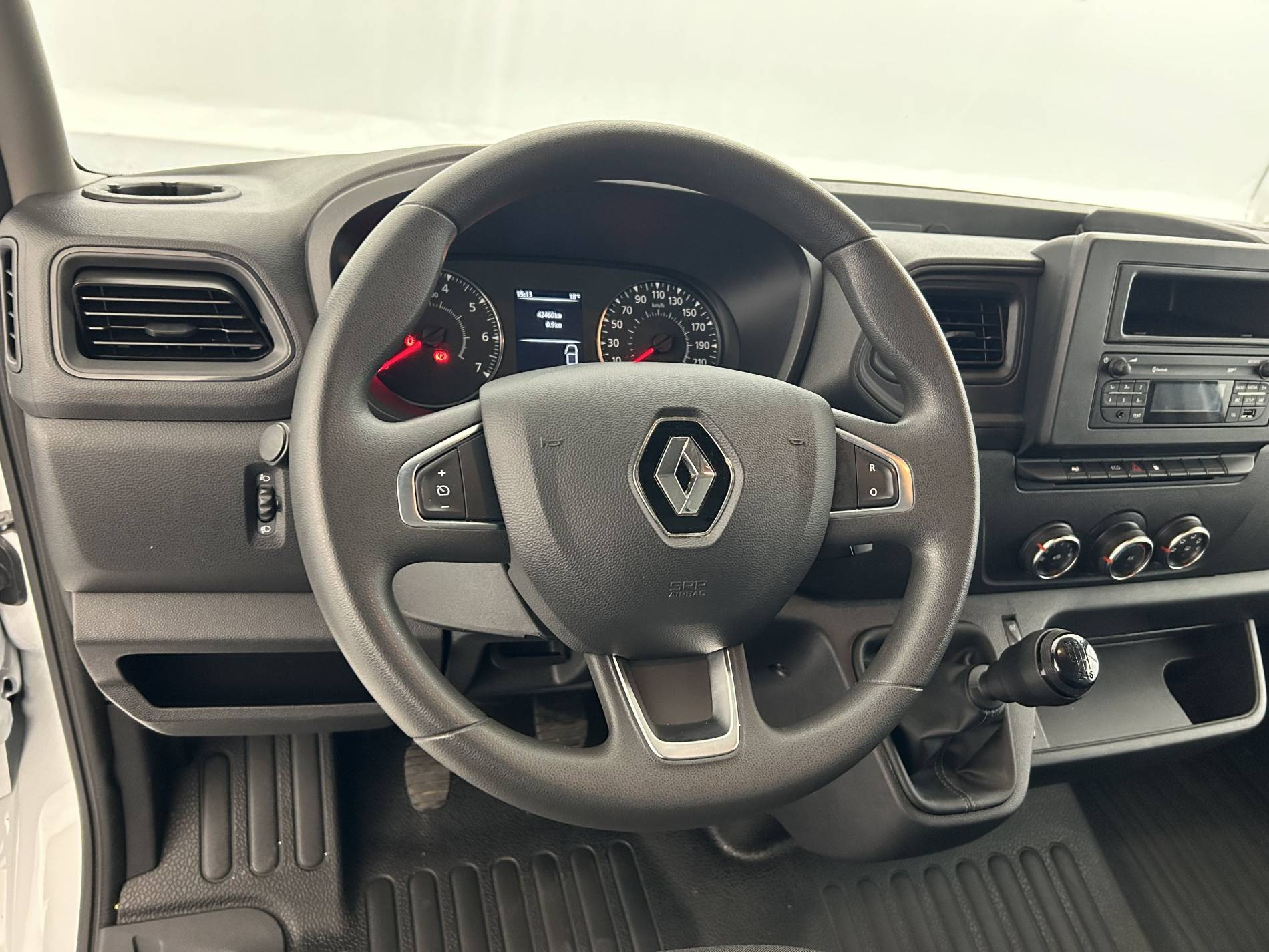 Vente en ligne Renault Master Fourgon MASTER FGN TRAC F3500 L2H2 BLUE DCI 135 au prix de 23 990 €