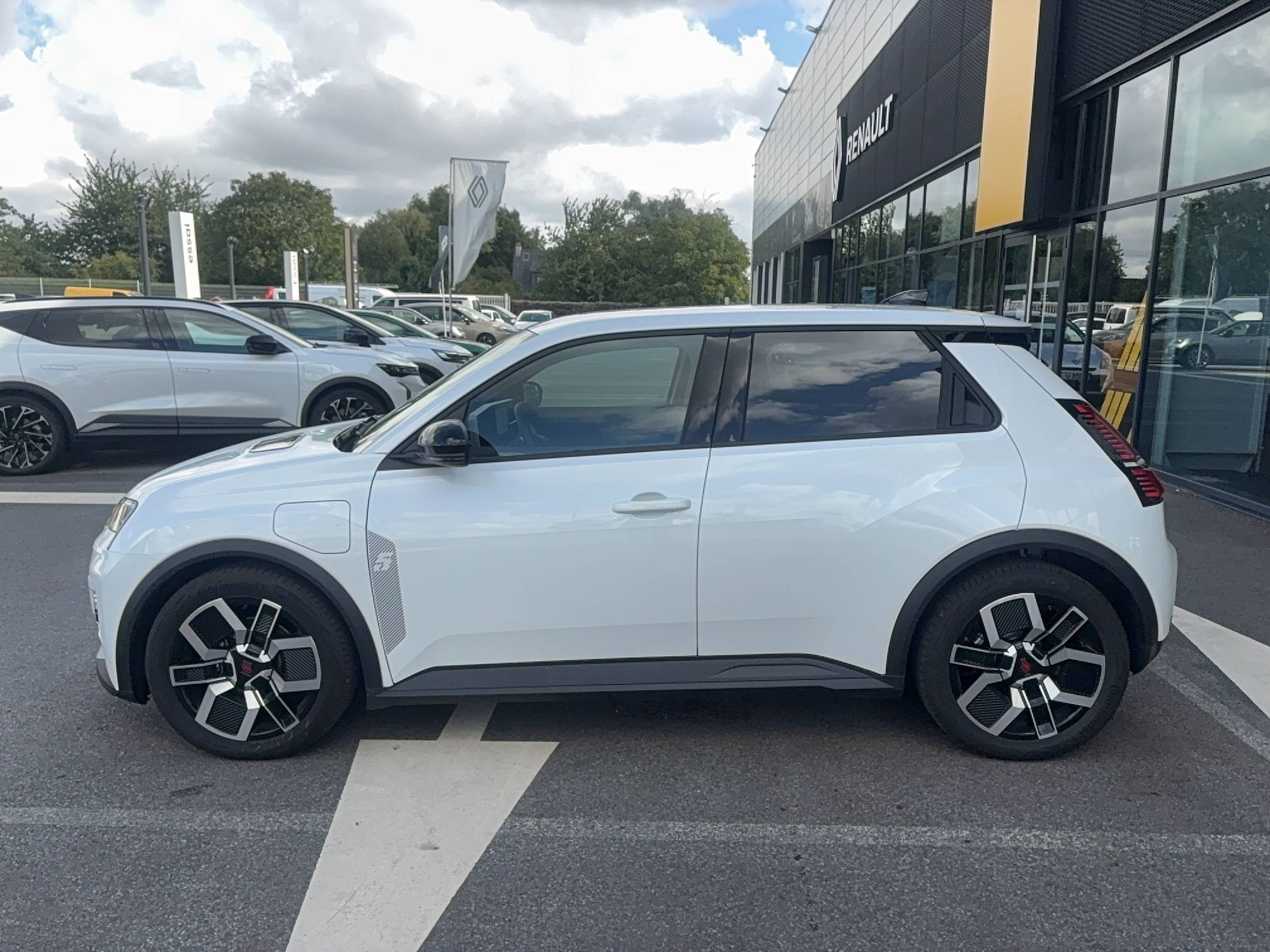 Vente en ligne Renault R5 E-Tech  120 ch autonomie urbaine au prix de 29 800 €