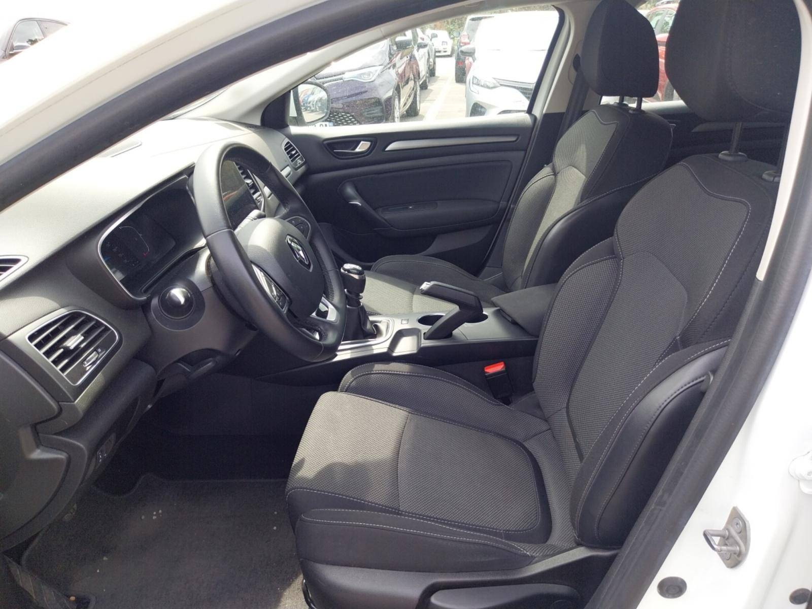 Vente en ligne Renault Megane 4 Estate  Blue dCi 115 au prix de 13 990 €