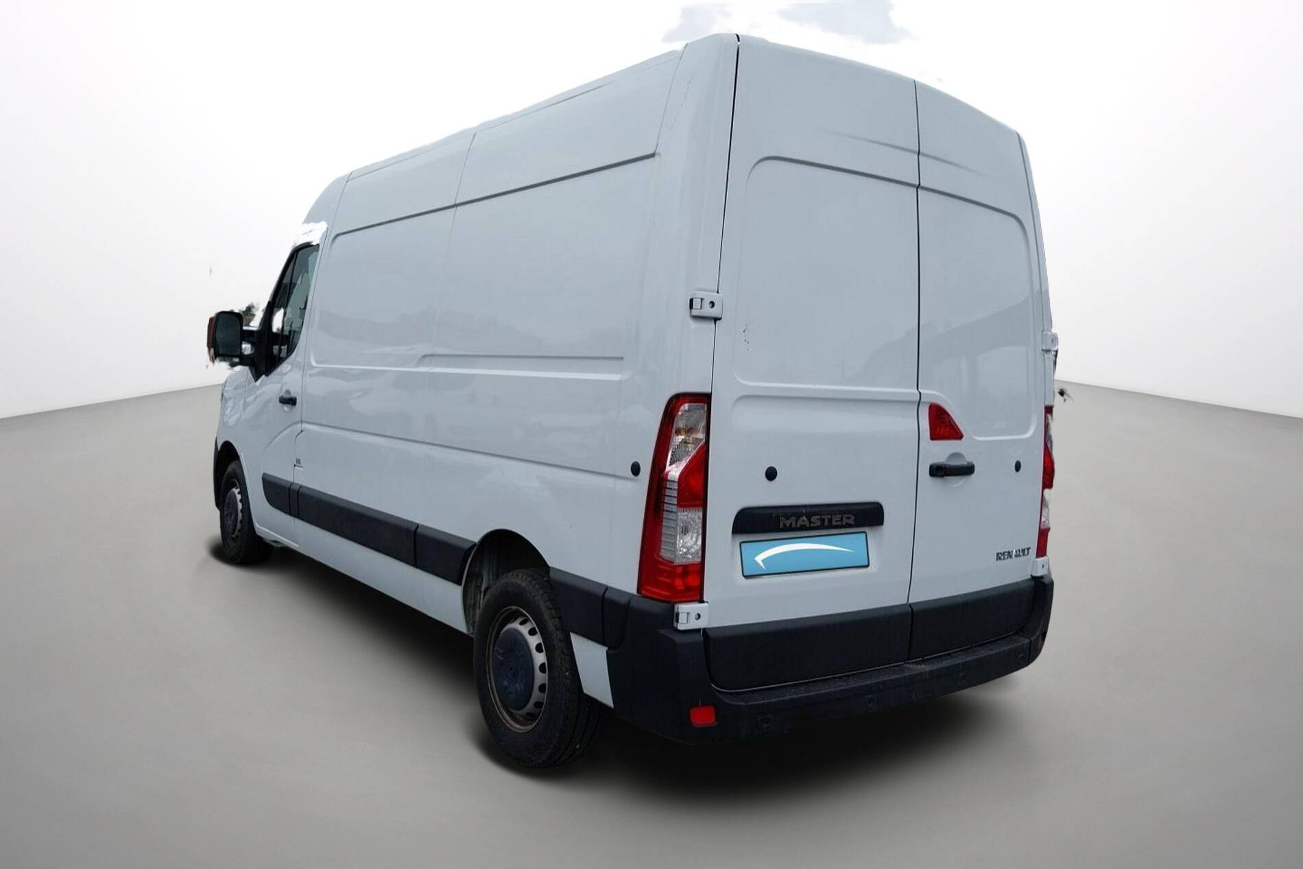 Vente en ligne Renault Master Fourgon MASTER FGN TRAC F3500 L2H2 BLUE DCI 135 au prix de 26 990 €