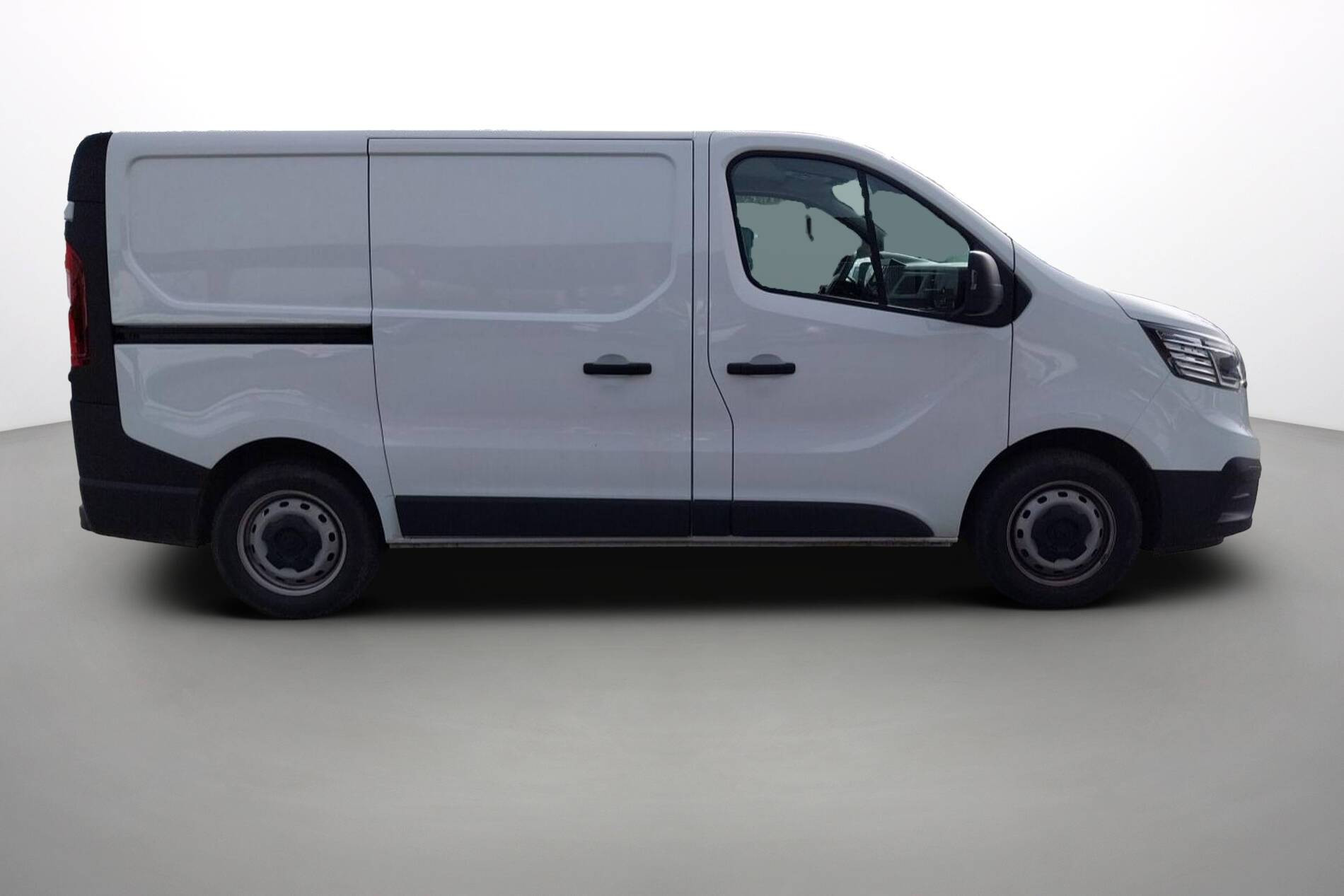 Vente en ligne Renault Trafic 3 Fourgon TRAFIC FG BLUE DCI 130 L1H1 3T GSR2 au prix de 24 990 €