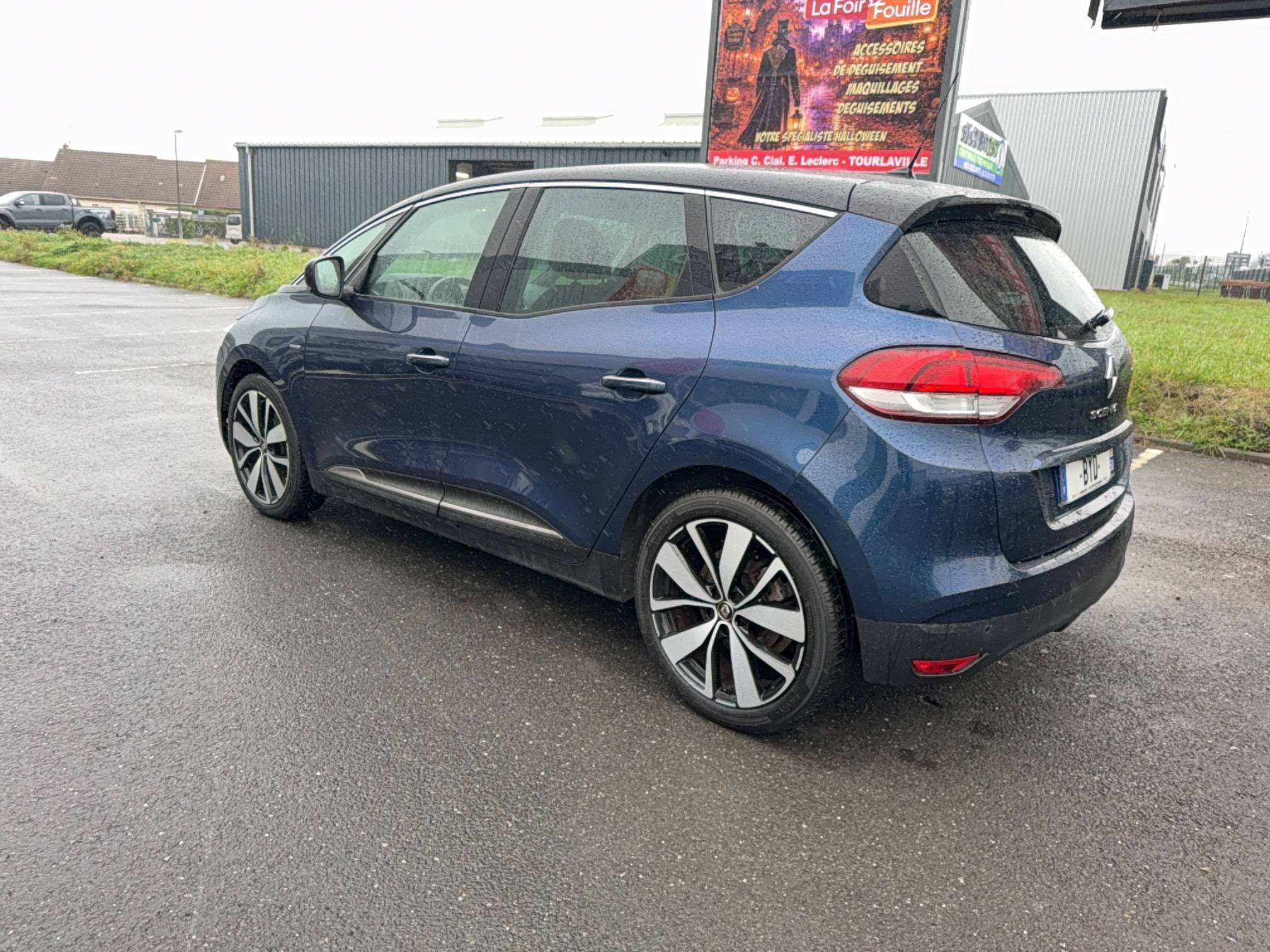 Vente en ligne Renault Scenic 4 Scenic TCe 140 FAP EDC au prix de 13 940 €