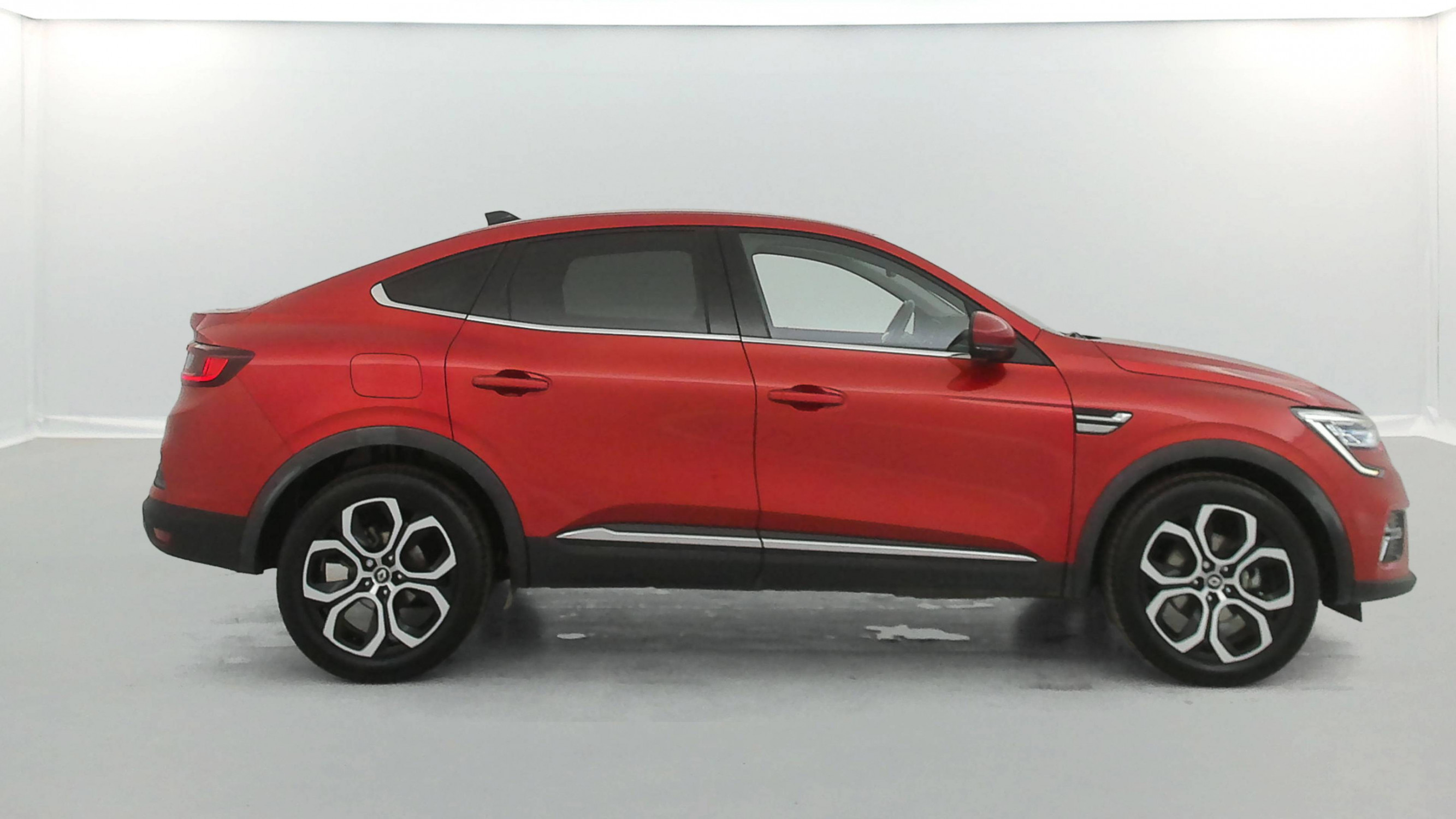 Vente en ligne Renault Arkana  E-Tech 145 - 21B au prix de 15 990 €