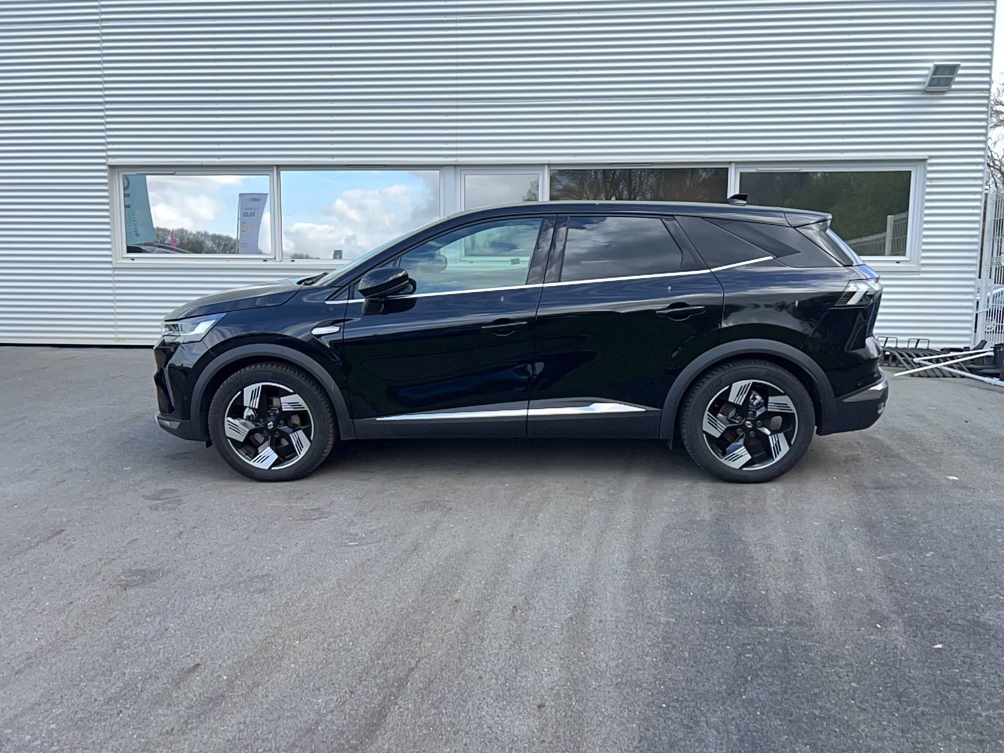 Vente en ligne Renault Symbioz  E-Tech full hybrid 145 au prix de 28 790 €