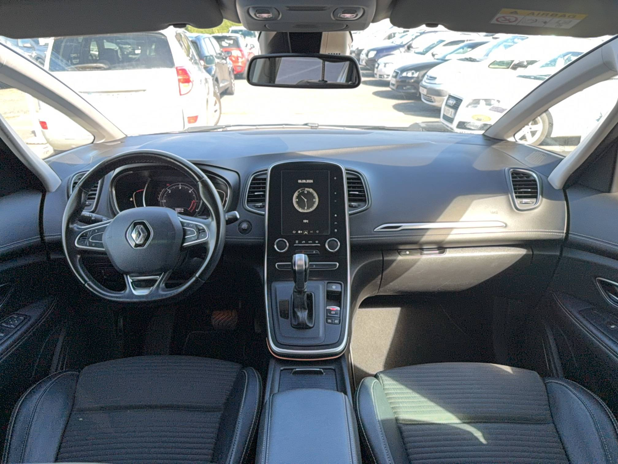 Vente en ligne Renault Grand Scenic 4 Grand Scenic Blue dCi 120 EDC au prix de 14 490 €