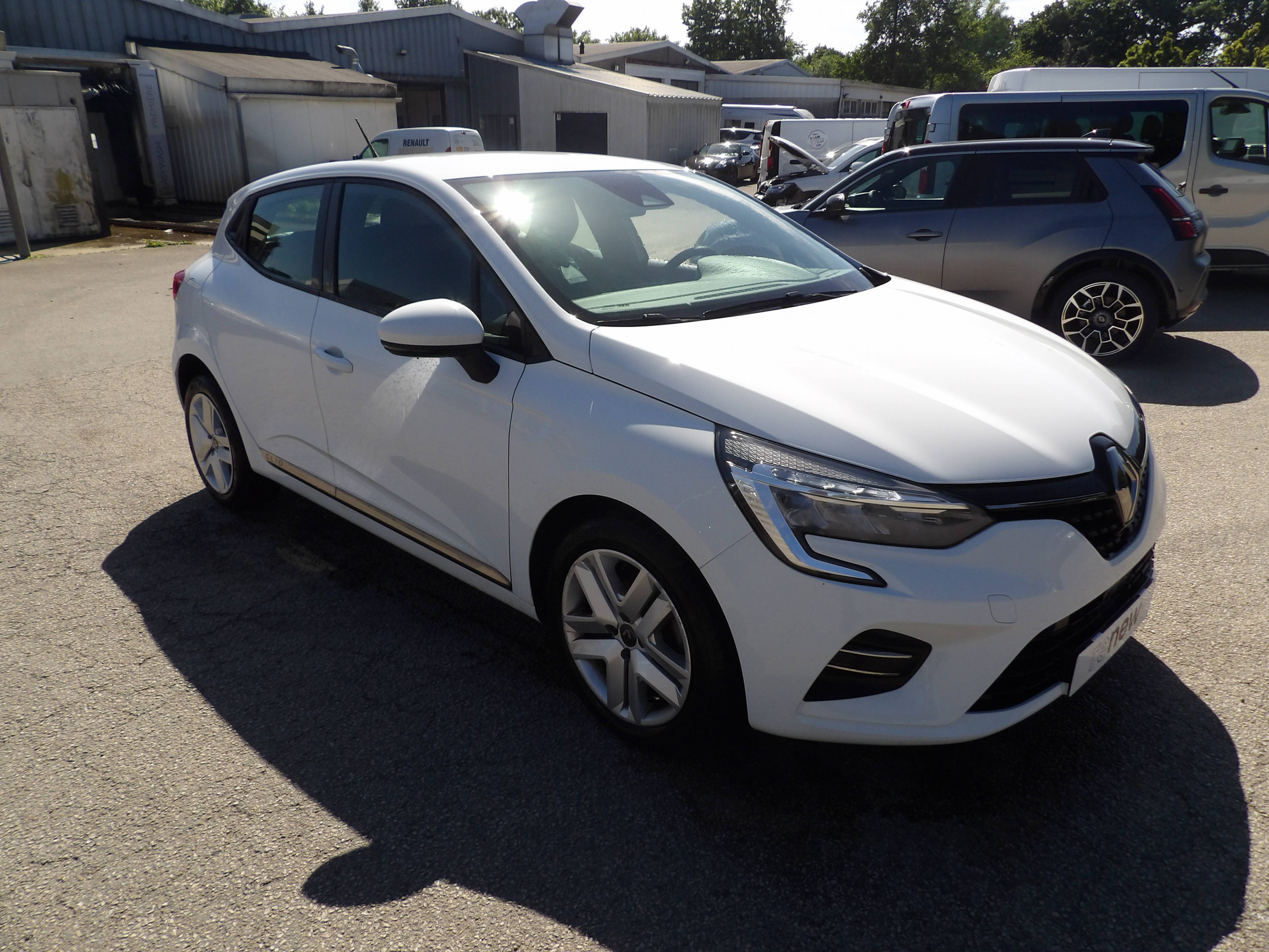 Vente en ligne Renault Clio 5 Clio Blue dCi 100 - 21N au prix de 15 499 €